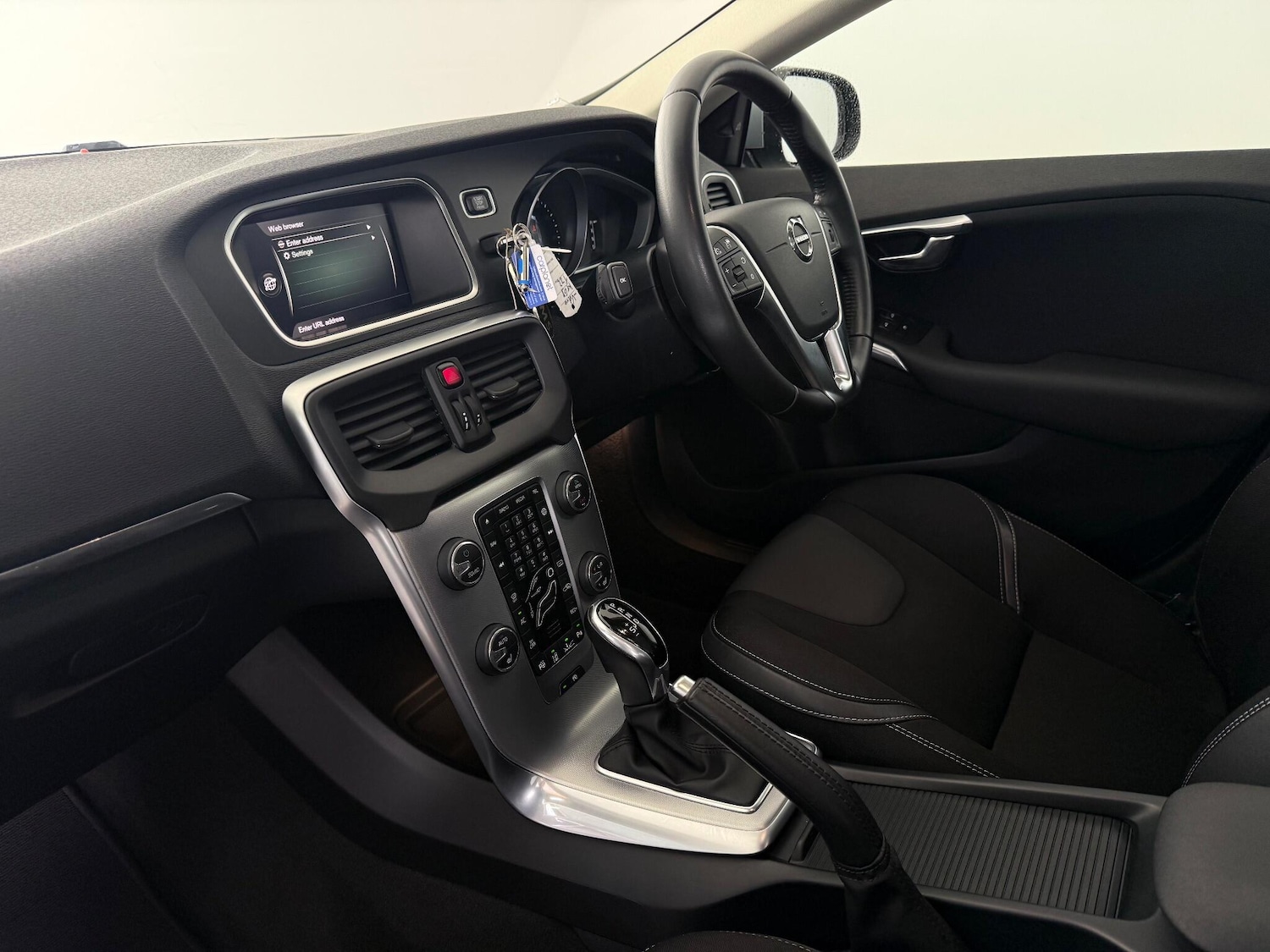 Used Volvo V40 2019 for sale - 76467493: Photo 17