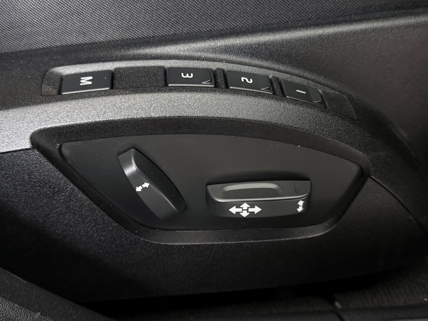 Used Volvo V40 2019 for sale - 76467493: Photo 18