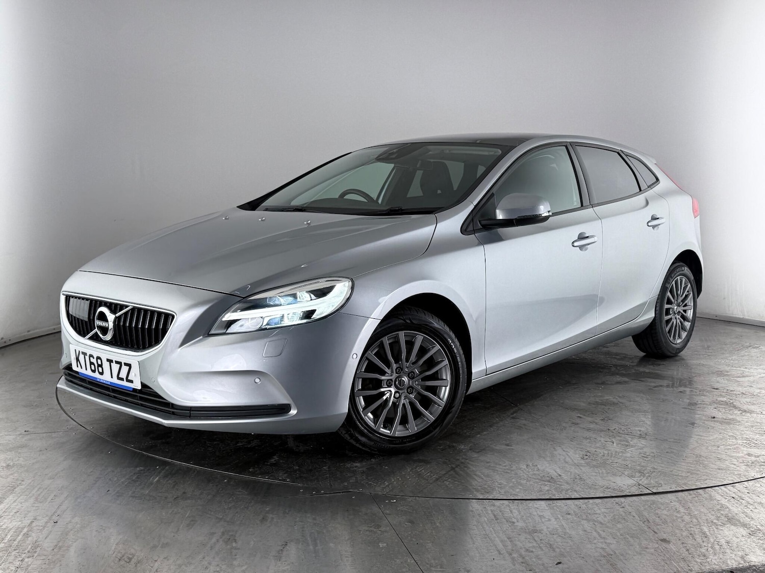 Used Volvo V40 2019 for sale - 76467493: Photo 45