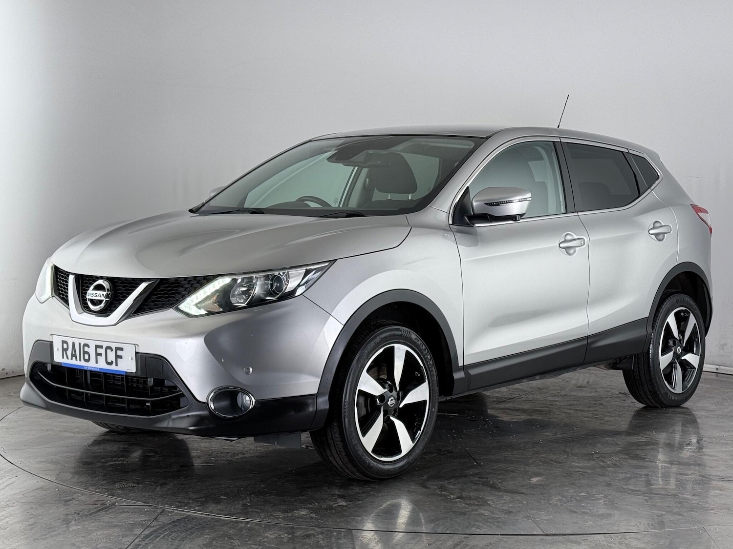 Used Nissan Qashqai 2016 for sale - 77246479: Photo 2