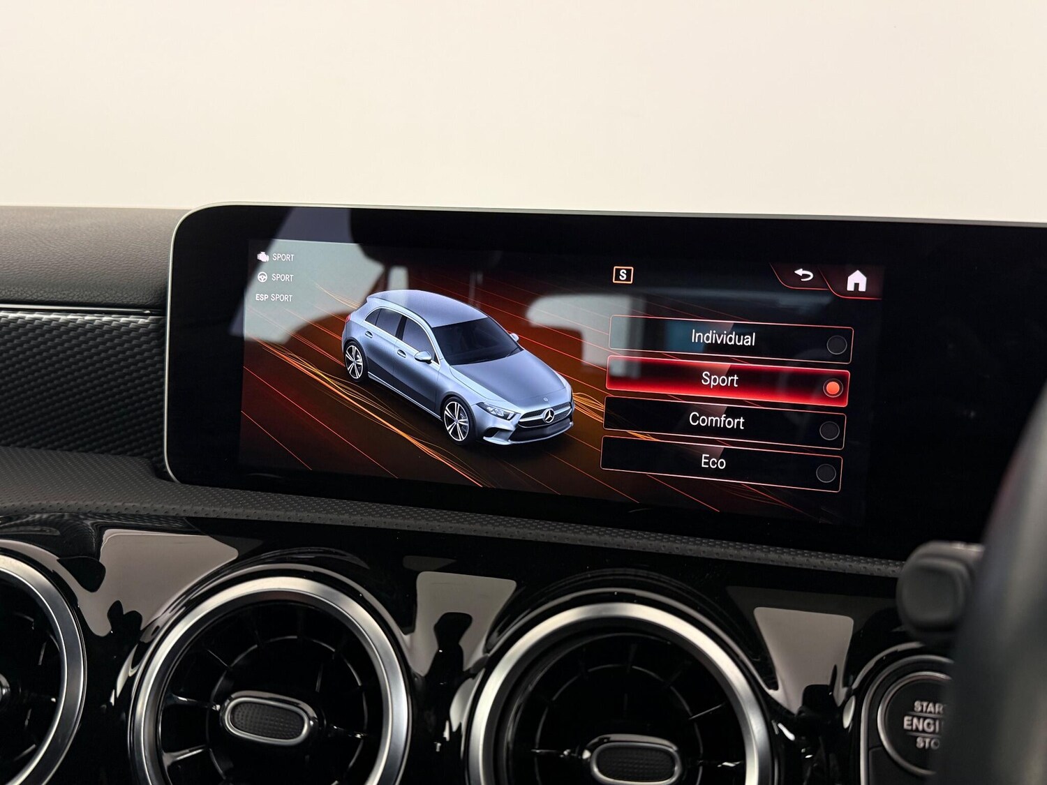 Used Mercedes-Benz A-Class 2020 for sale - 76467223: Photo 32