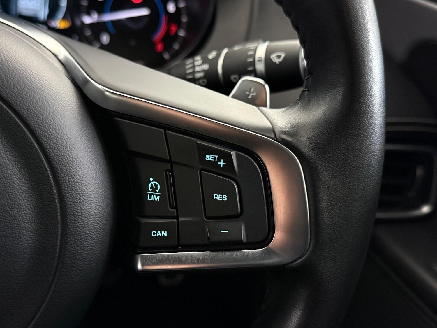 Used Jaguar XE 2019 for sale - 77221871: Photo 20