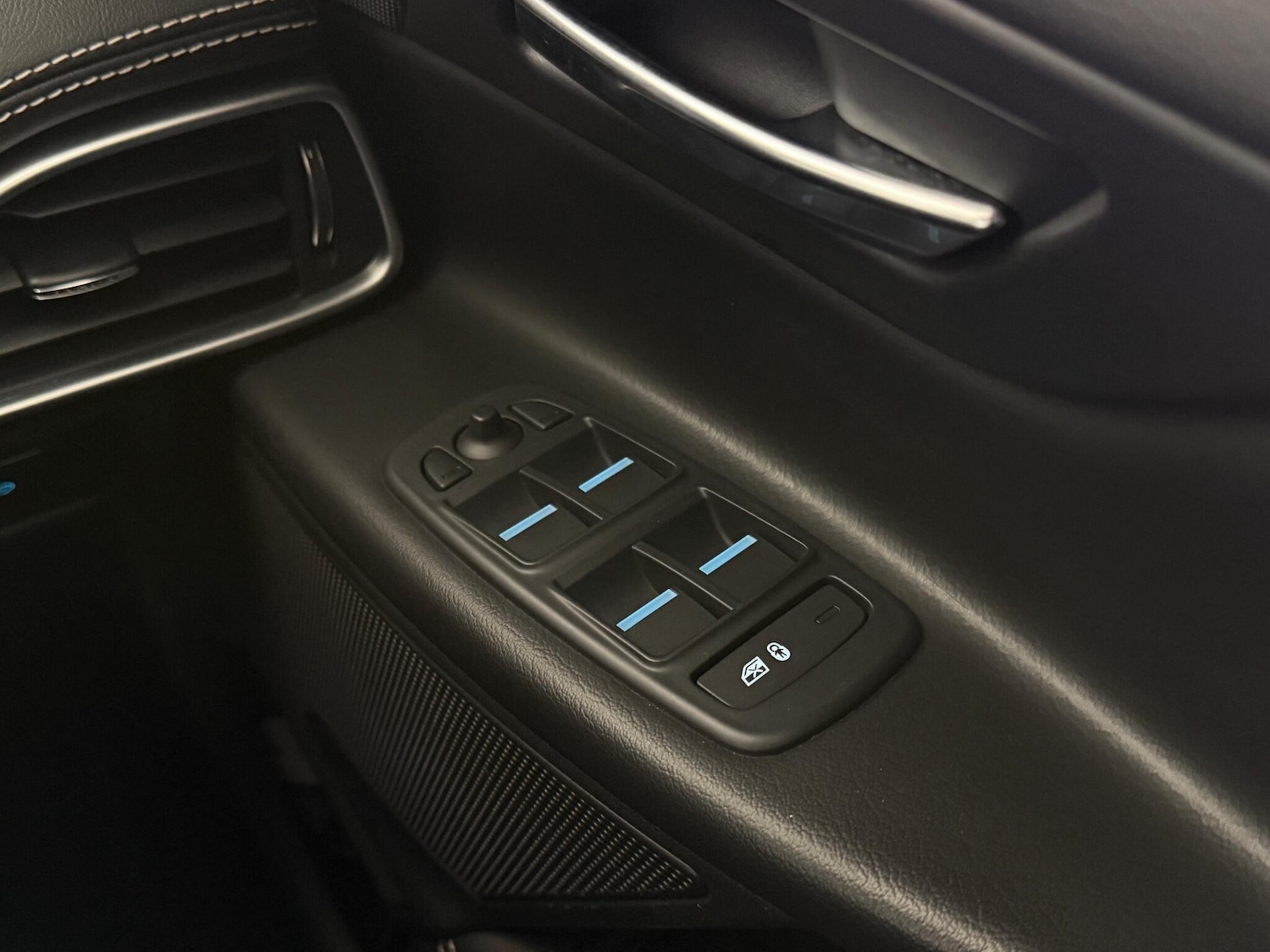 Used Jaguar XE 2019 for sale - 77221871: Photo 21