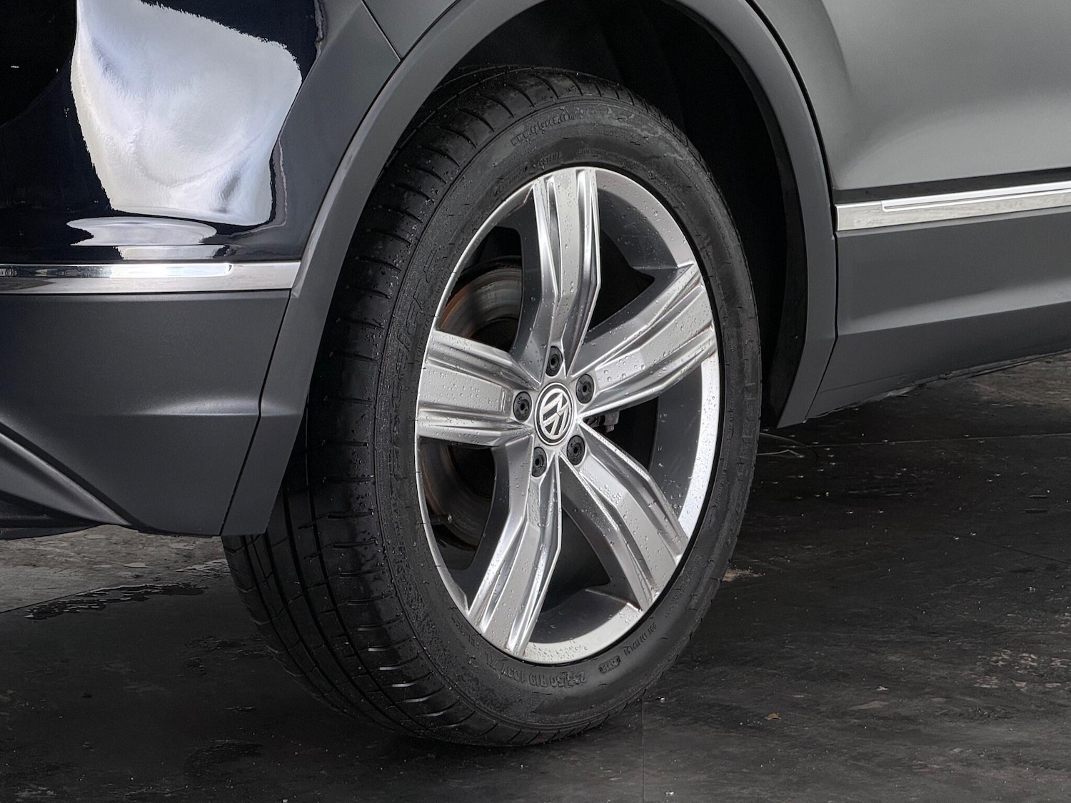 Used Volkswagen Tiguan 2017 for sale - 76850506: Photo 11