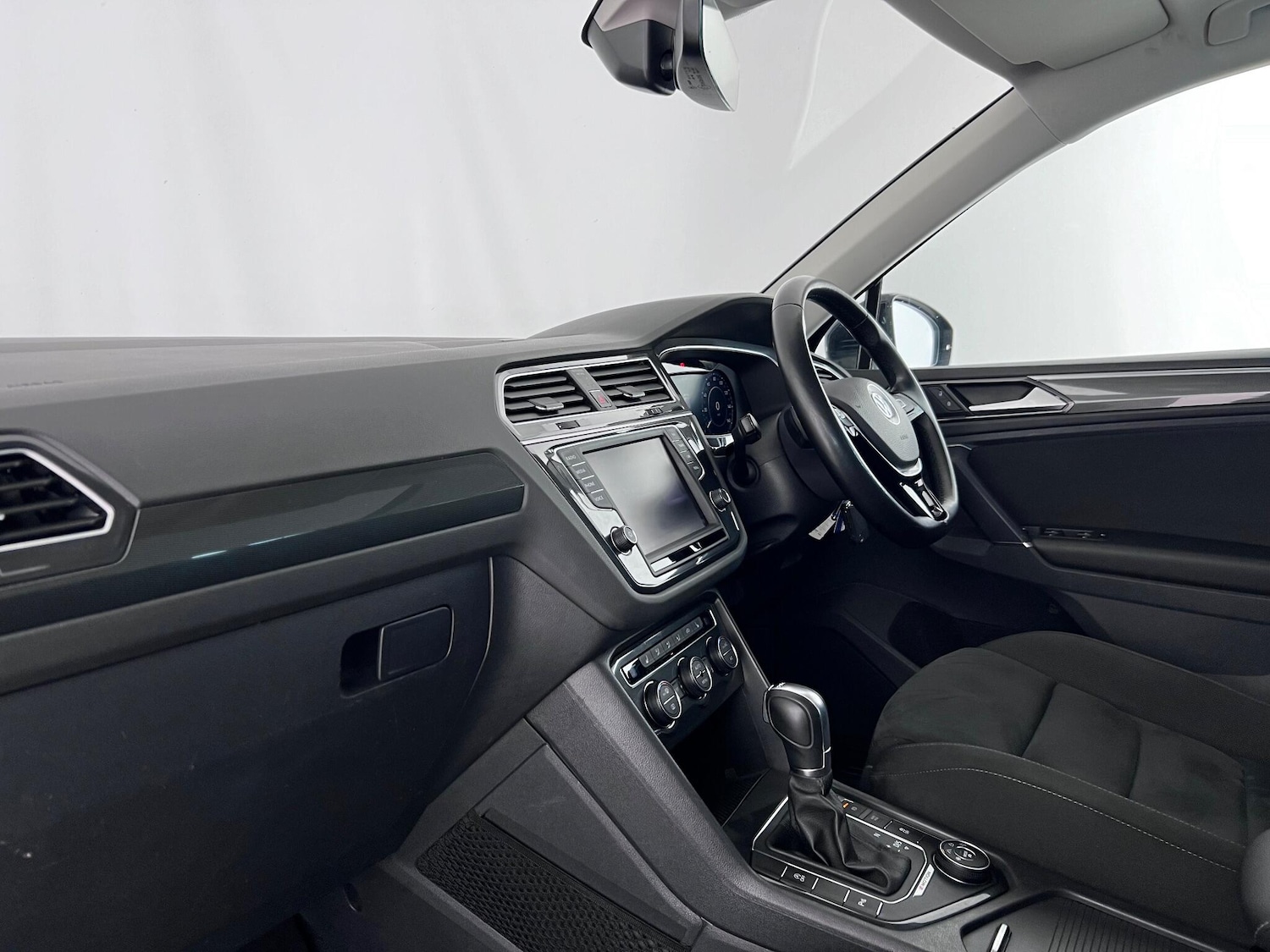 Used Volkswagen Tiguan 2017 for sale - 76850506: Photo 16