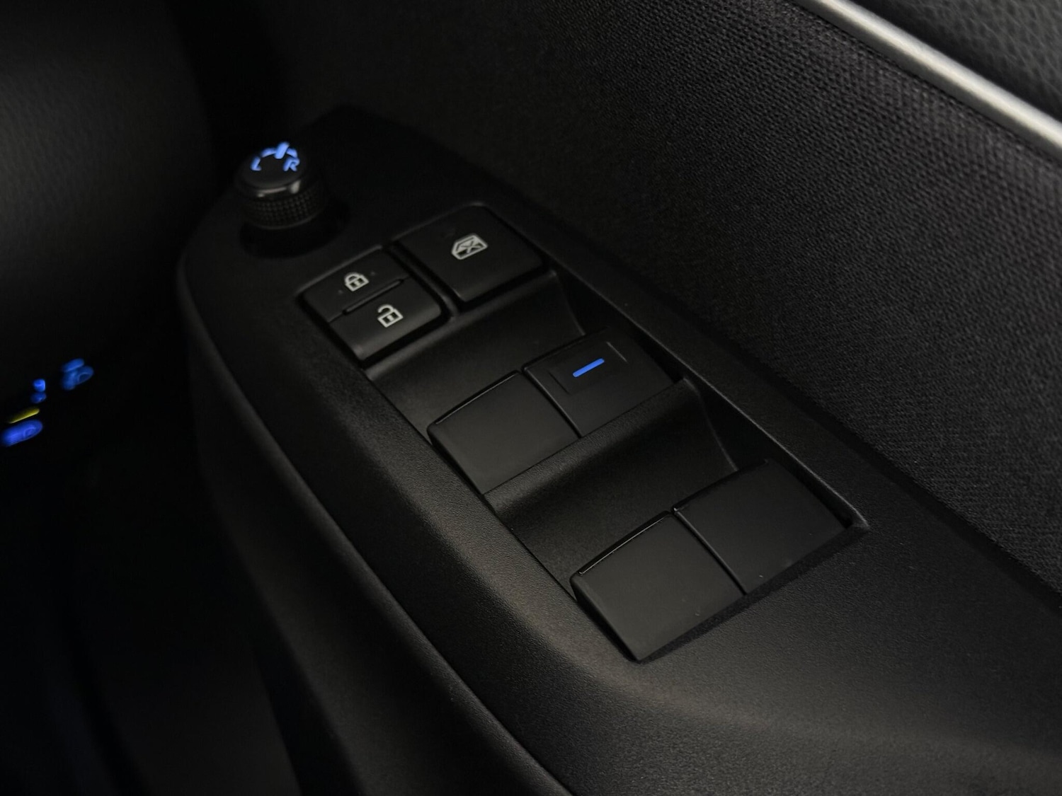 Used Toyota Yaris Cross 2023 for sale - 77221924: Photo 32