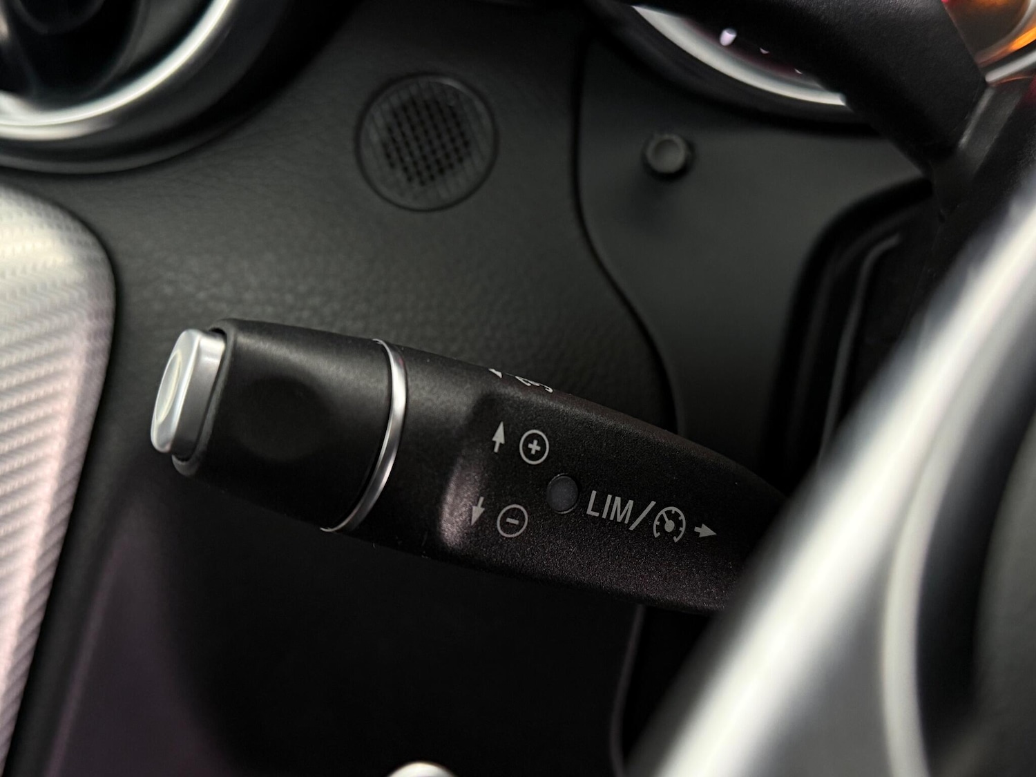 Used Mercedes-Benz SLC 2018 for sale - 76466757: Photo 30