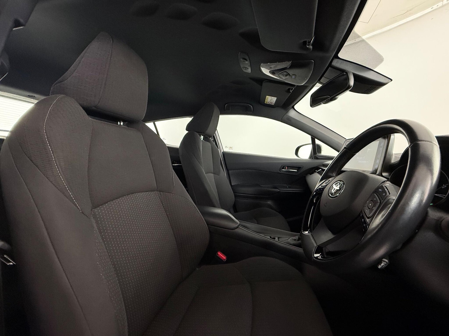 Used Toyota C-HR 2018 for sale - 77182662: Photo 10