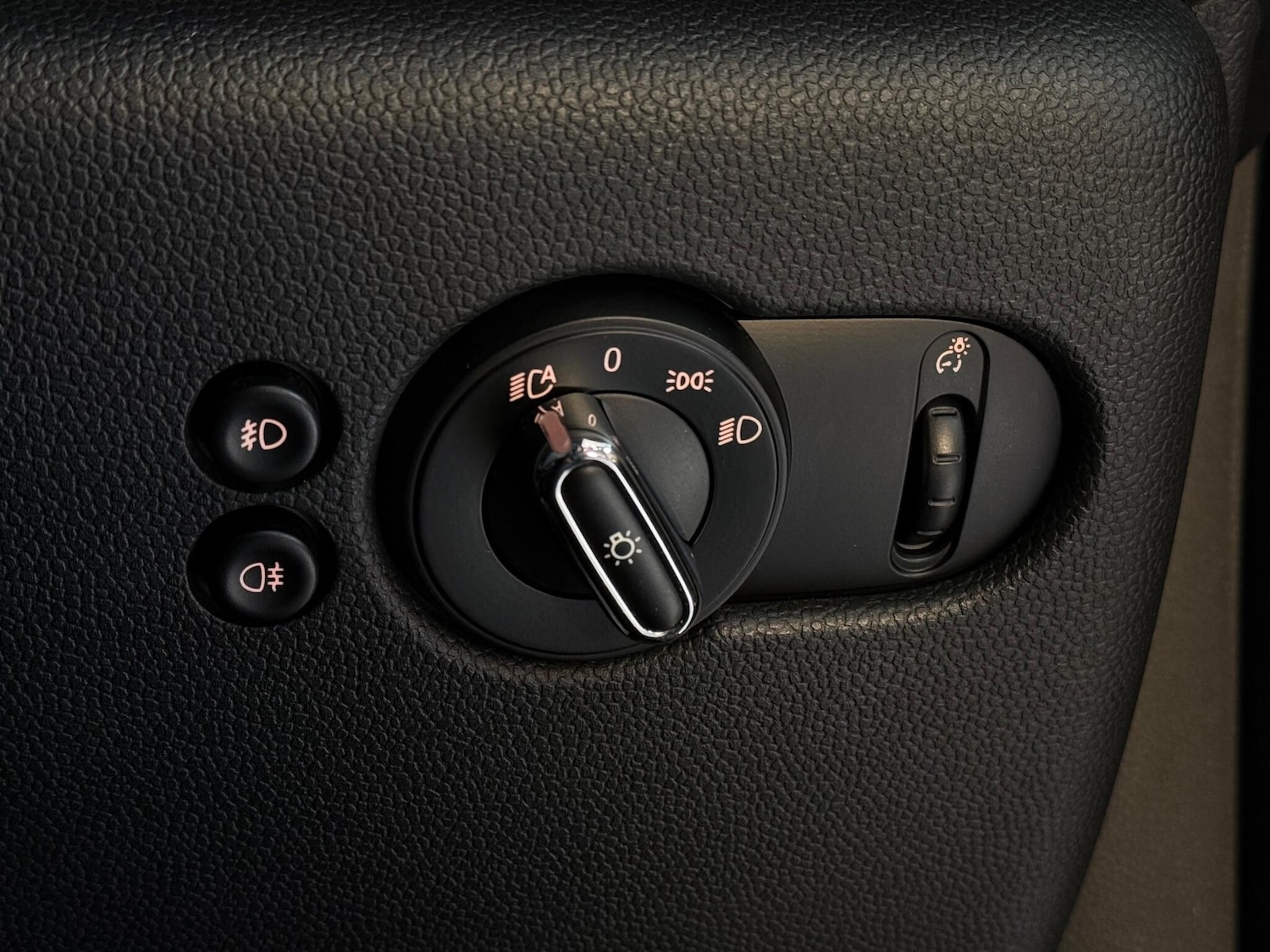 Used MINI Convertible 2017 for sale - 77246509: Photo 31