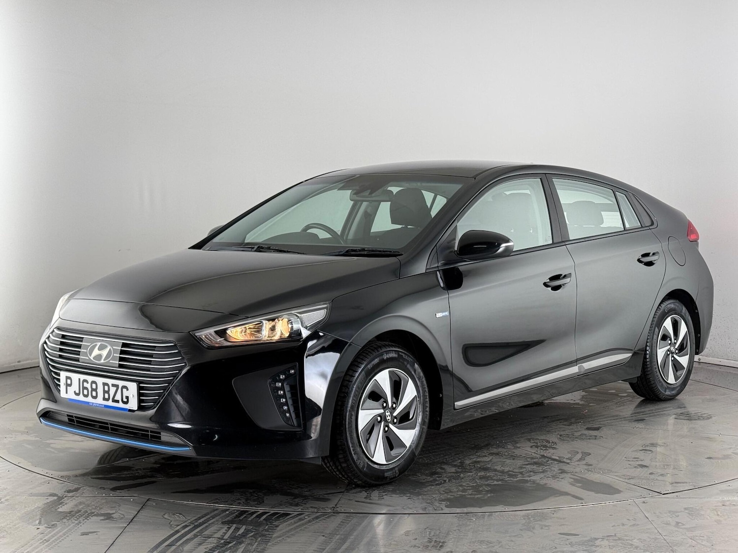 Used Hyundai IONIQ 2018 for sale - 77216813: Photo 2