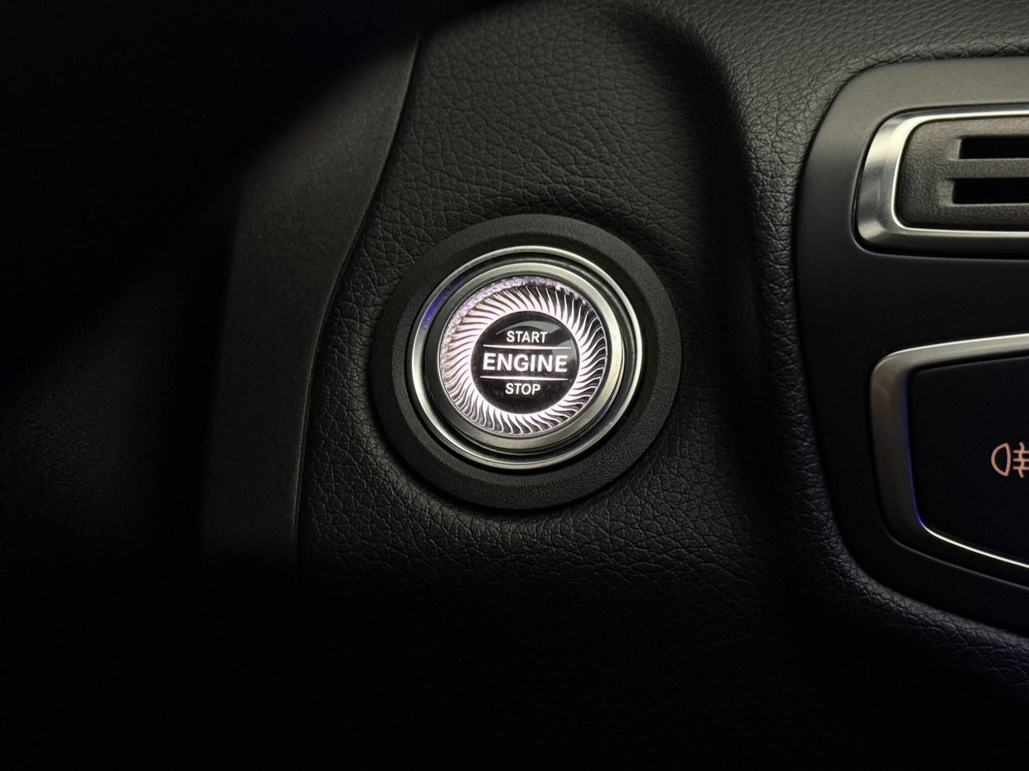 Used Mercedes-Benz C Class 2019 for sale - 77242918: Photo 21