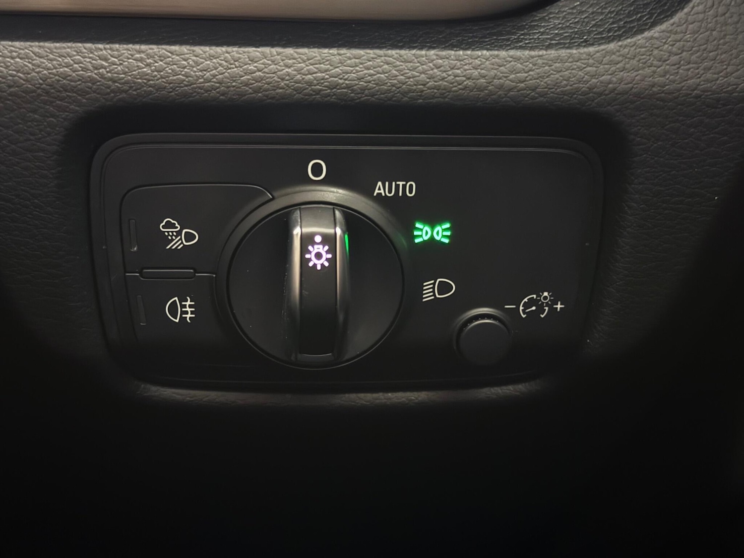 Used Audi A3 2017 for sale - 76898529: Photo 25