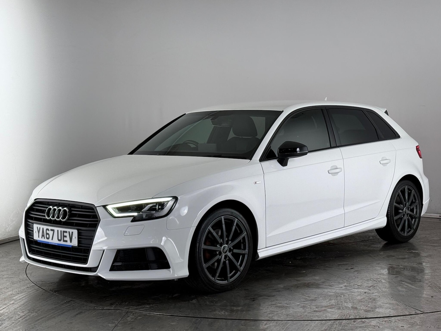 Used Audi A3 2017 for sale - 76898529: Photo 3