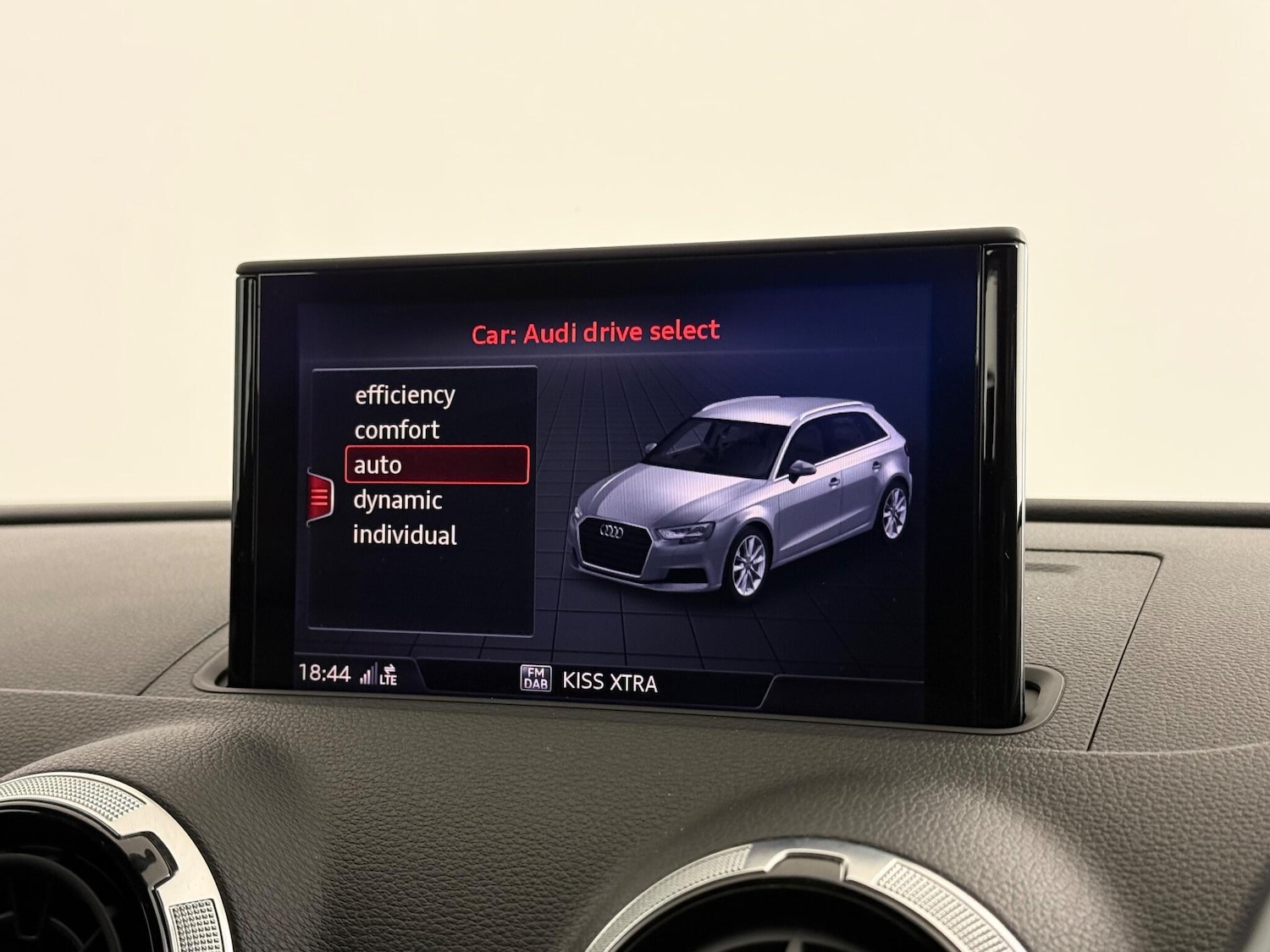 Used Audi A3 2017 for sale - 76898529: Photo 32