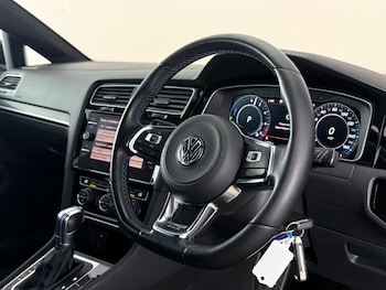 Used Volkswagen Golf 2018 for sale - 79034630: Photo