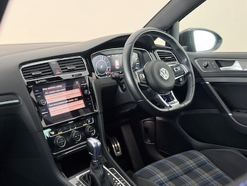 Used Volkswagen Golf 2018 for sale - 79034630: Photo