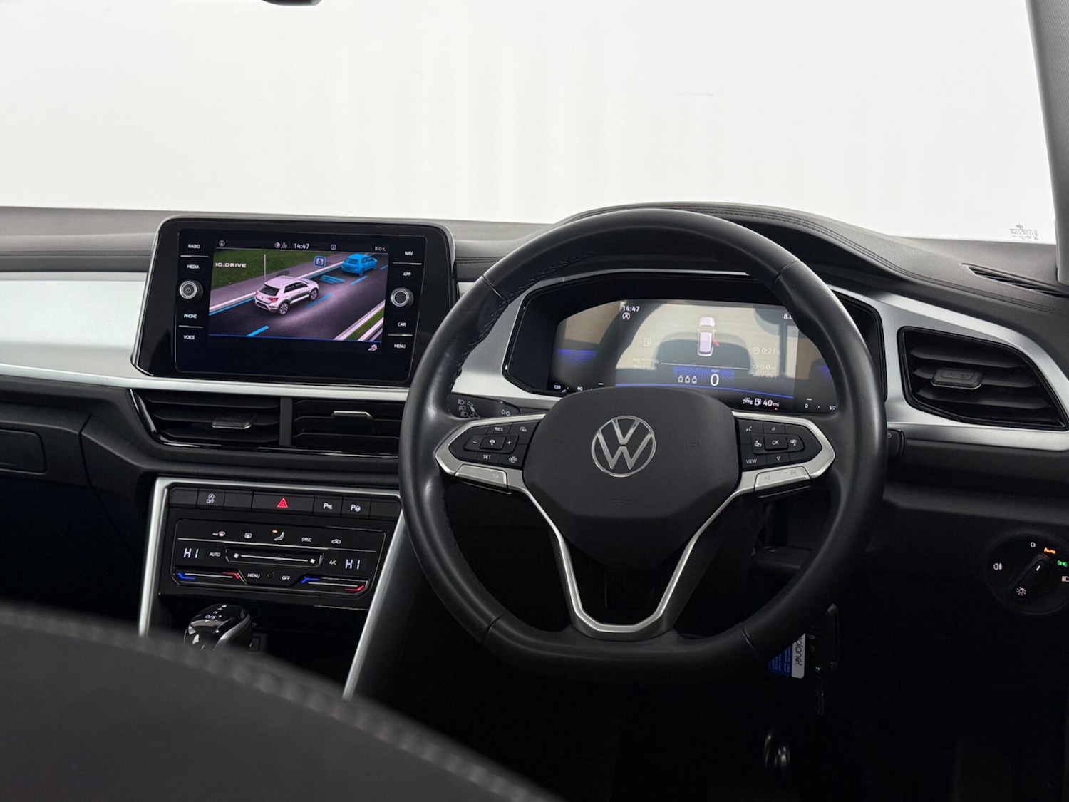 Used Volkswagen T-Roc 2023 for sale - 77575485: Photo 16