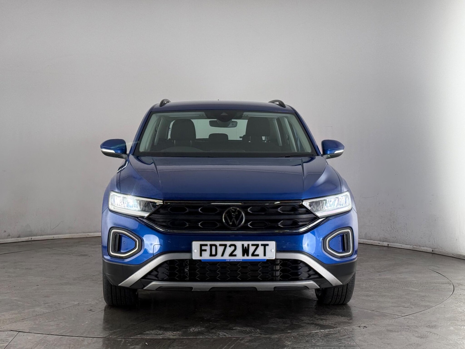 Used Volkswagen T-Roc 2023 for sale - 77575485: Photo 2