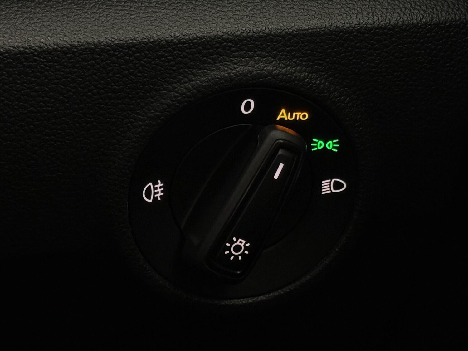 Used Volkswagen T-Roc 2023 for sale - 77575485: Photo 35