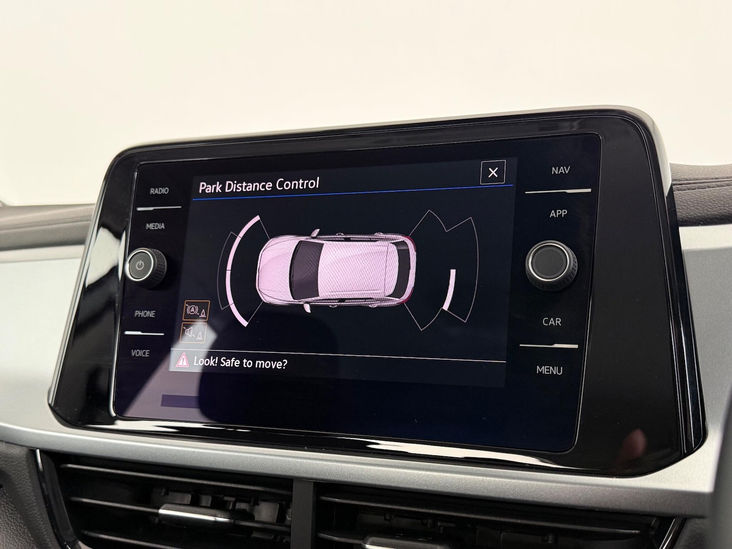 Used Volkswagen T-Roc 2022 for sale - 77182589: Photo 23