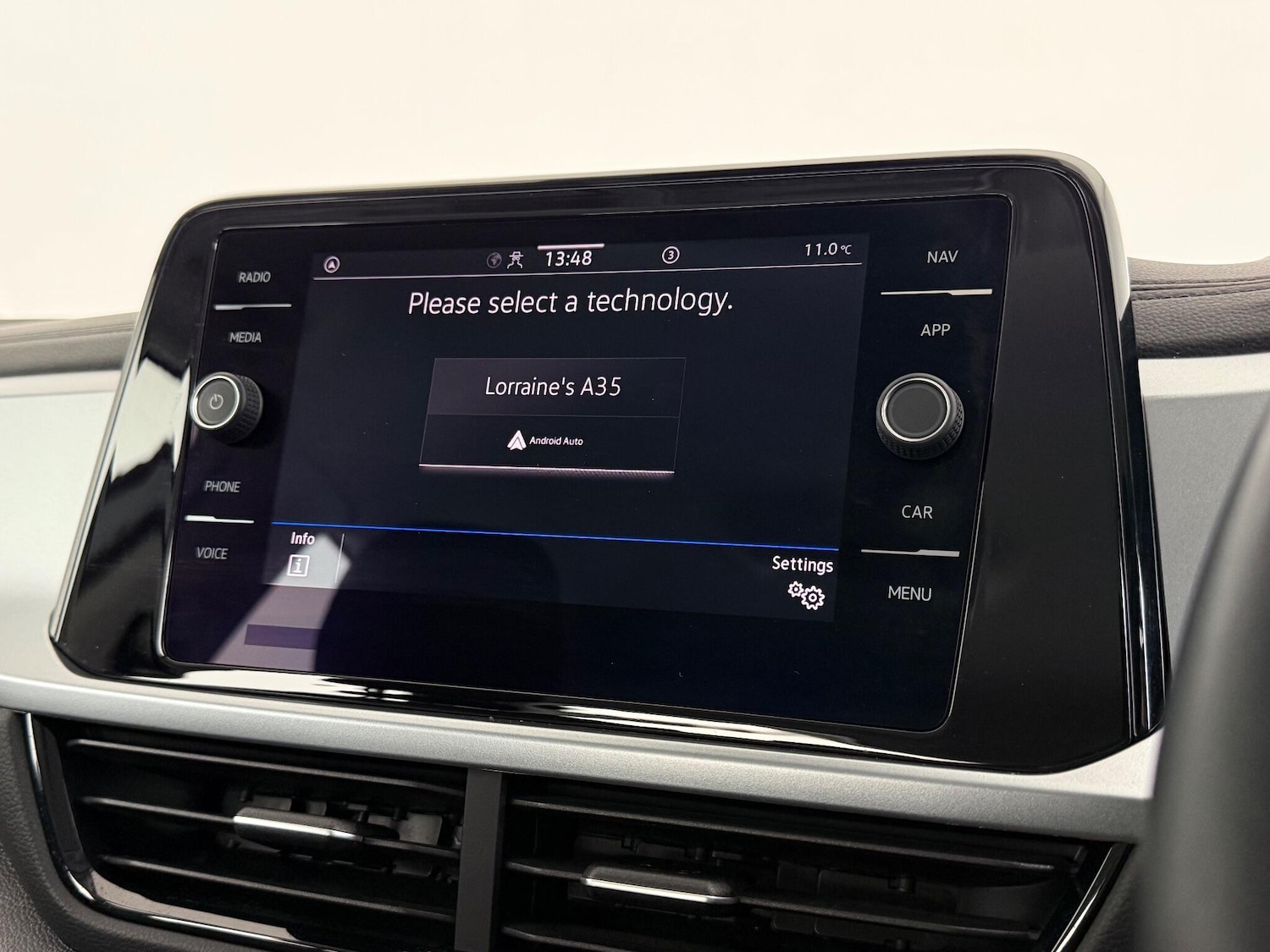 Used Volkswagen T-Roc 2022 for sale - 77182589: Photo 26