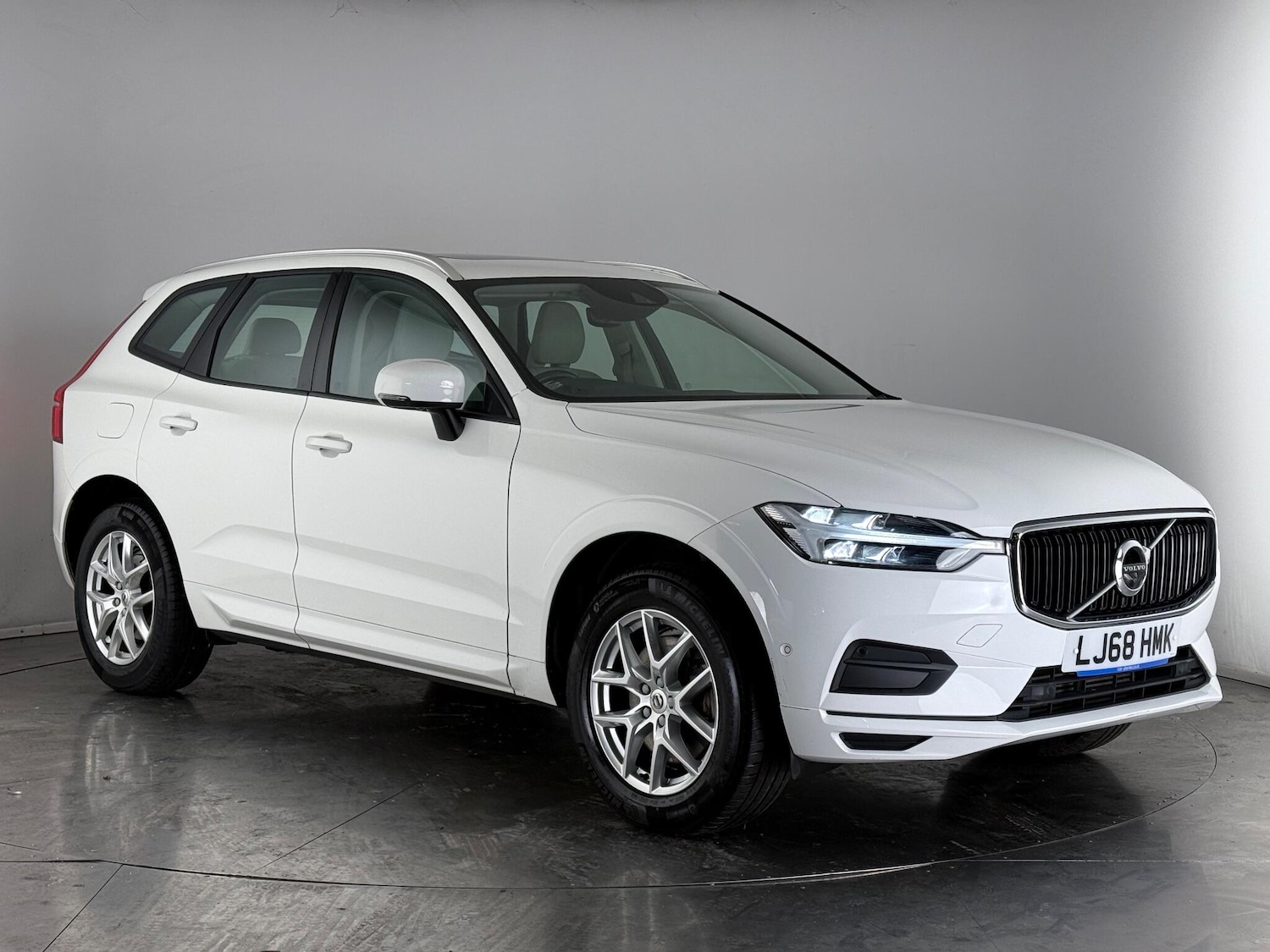 Used Volvo XC60 2018 for sale - 76632843: Photo 1