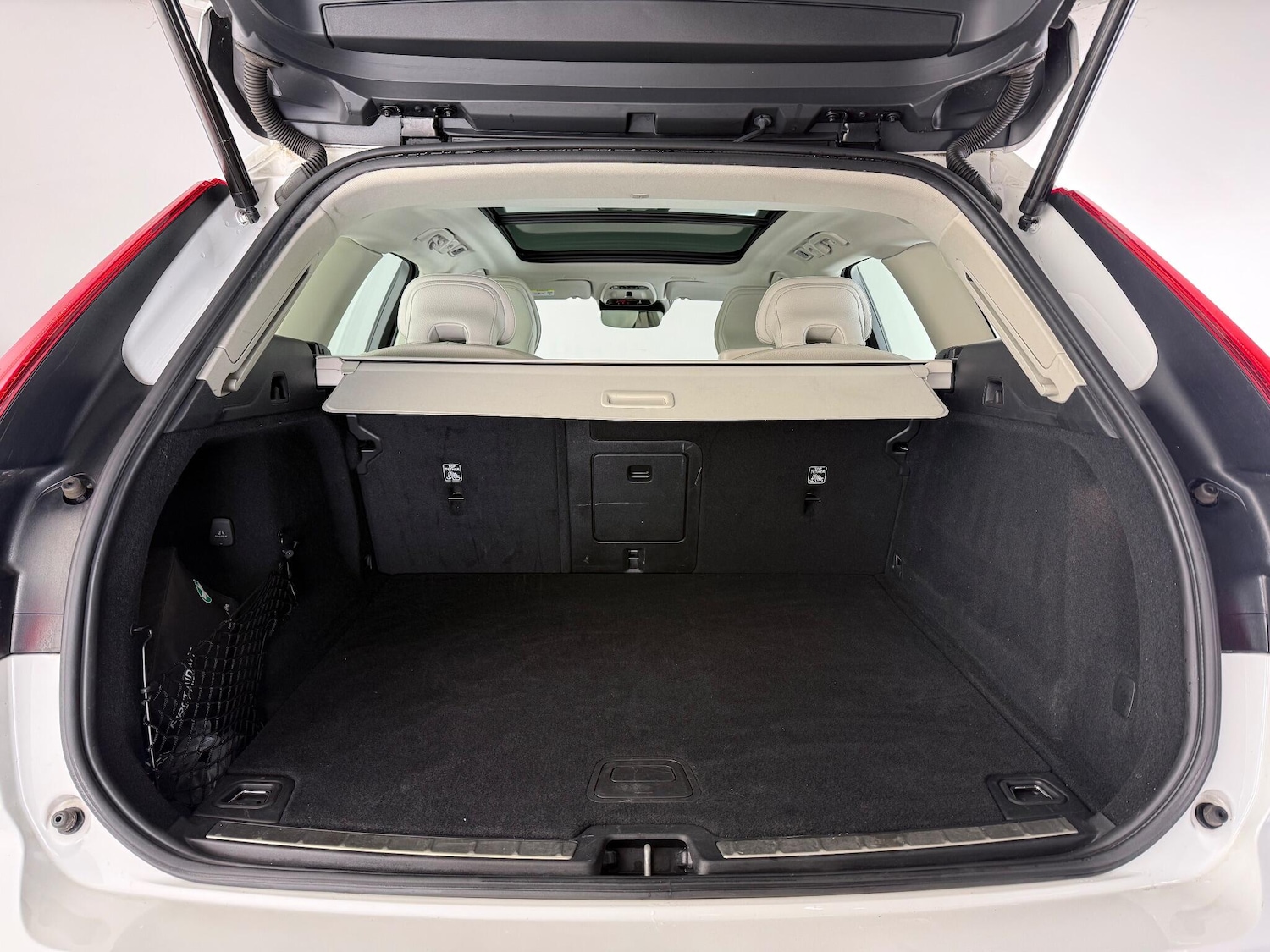 Used Volvo XC60 2018 for sale - 76632843: Photo 12