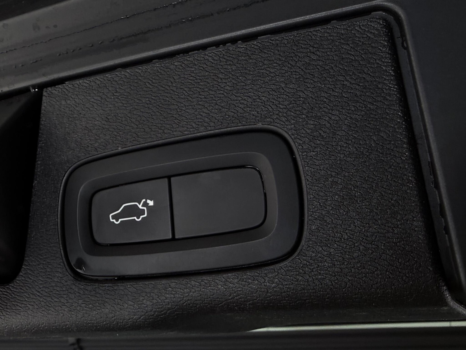 Used Volvo XC60 2018 for sale - 76632843: Photo 13