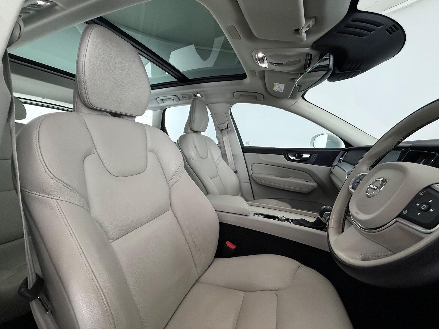 Used Volvo XC60 2018 for sale - 76632843: Photo 15