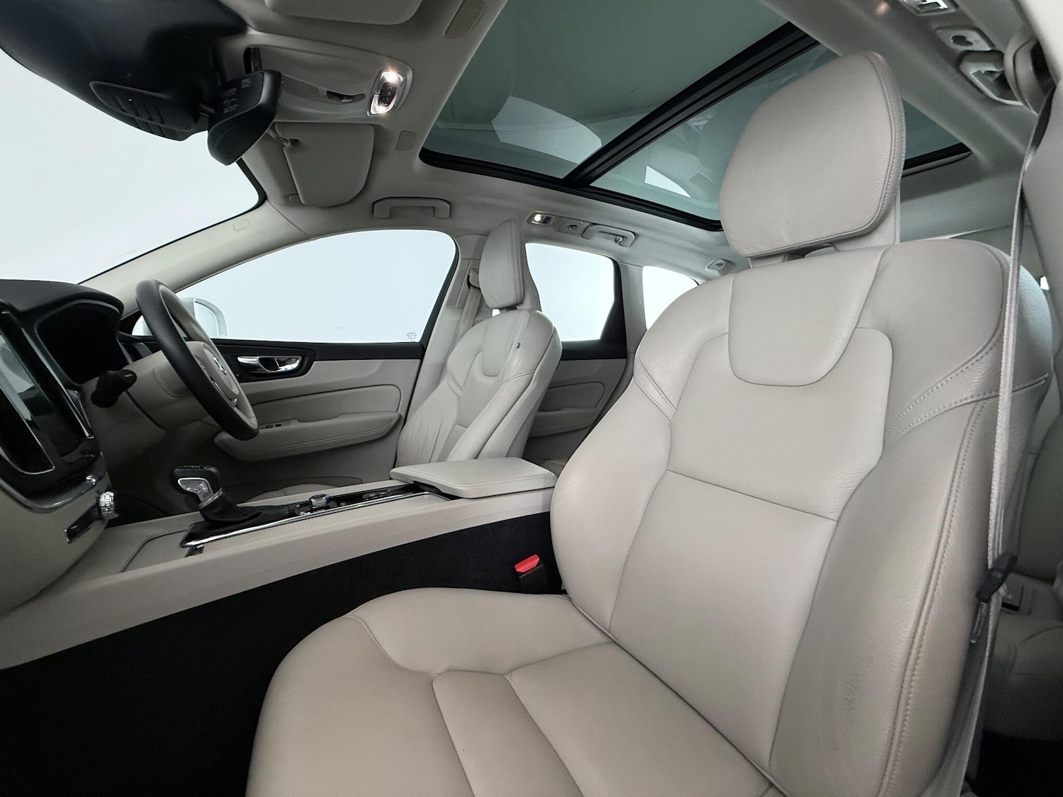 Used Volvo XC60 2018 for sale - 76632843: Photo 16