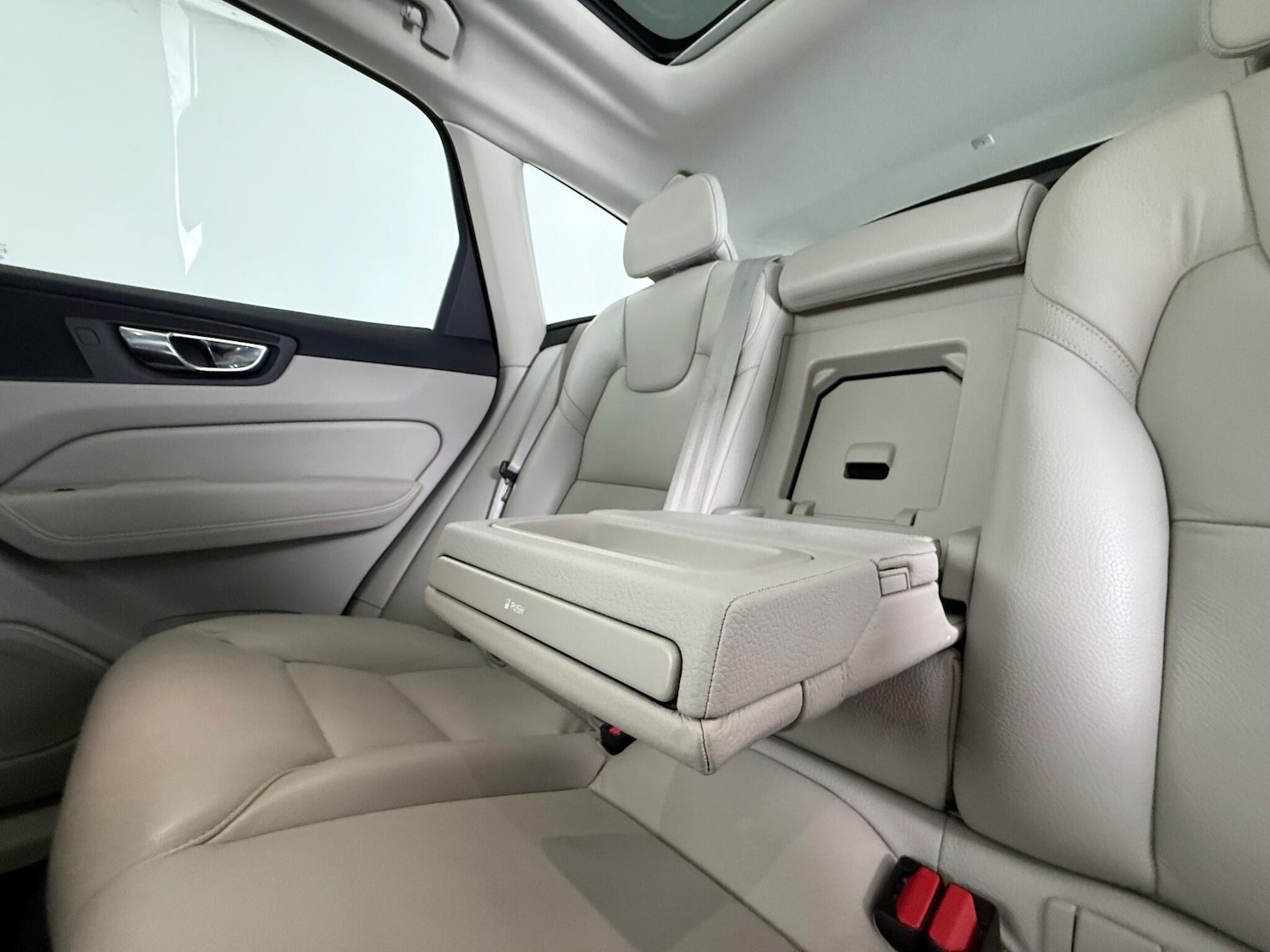 Used Volvo XC60 2018 for sale - 76632843: Photo 18