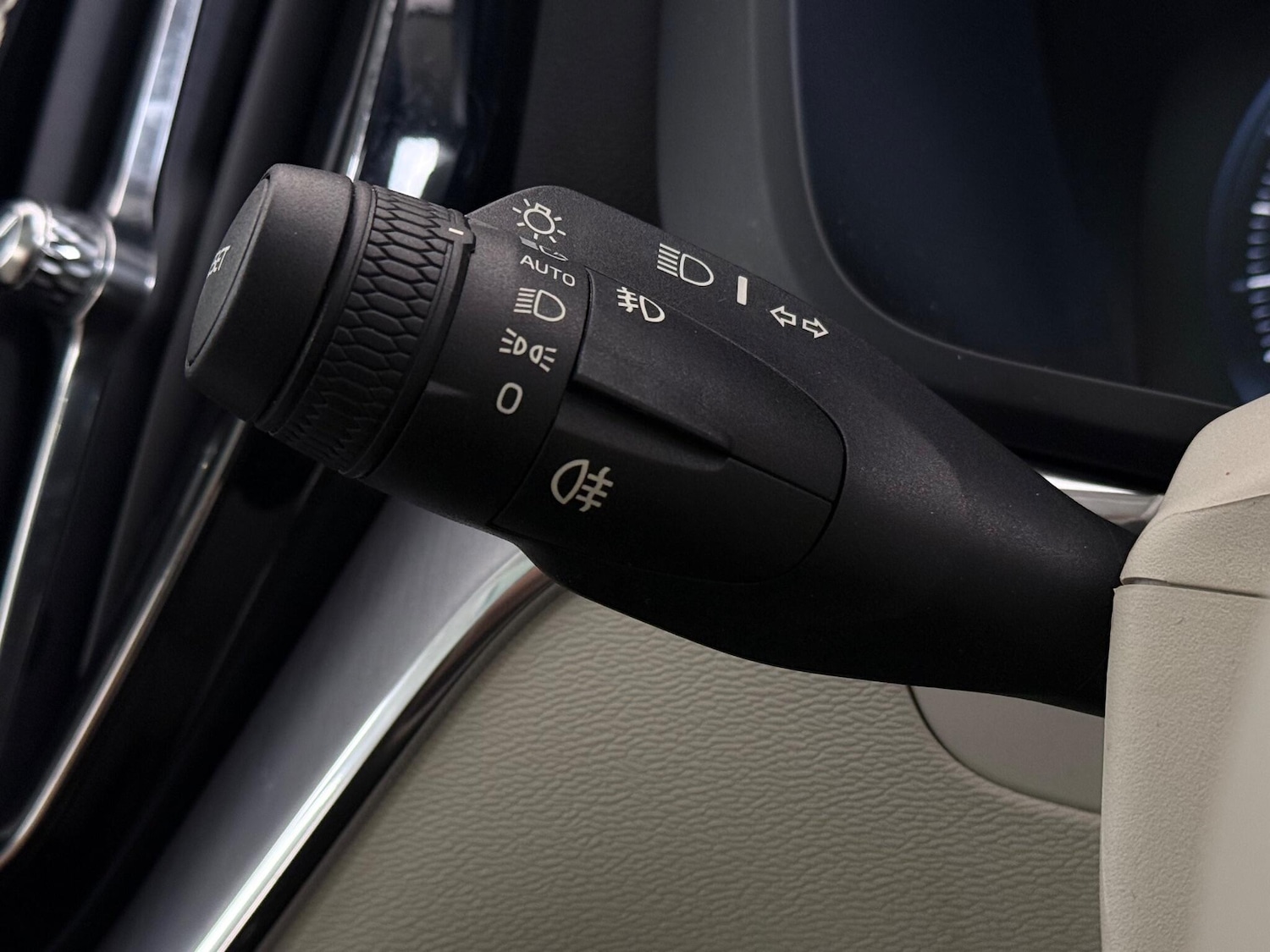 Used Volvo XC60 2018 for sale - 76632843: Photo 25