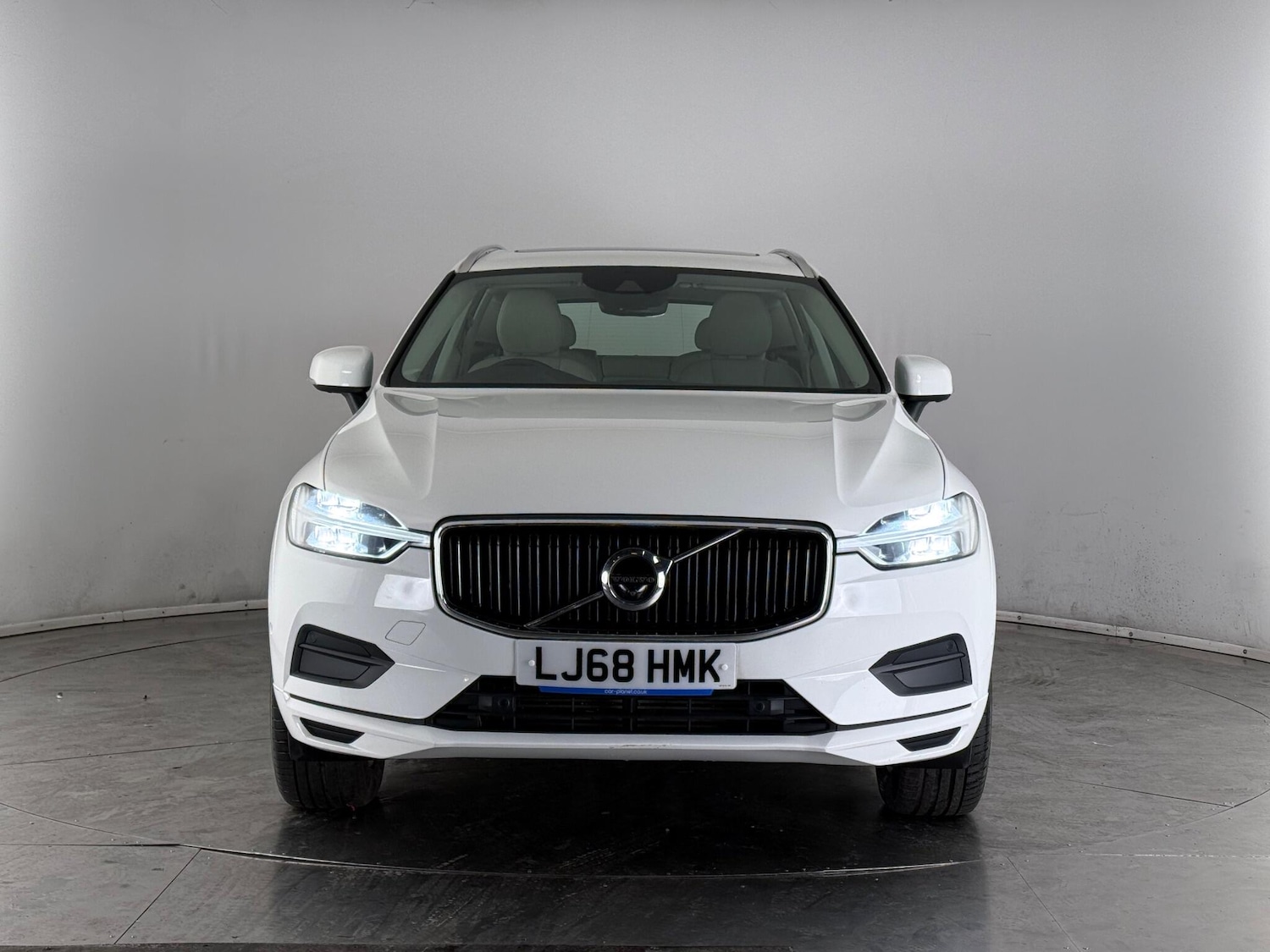 Used Volvo XC60 2018 for sale - 76632843: Photo 3