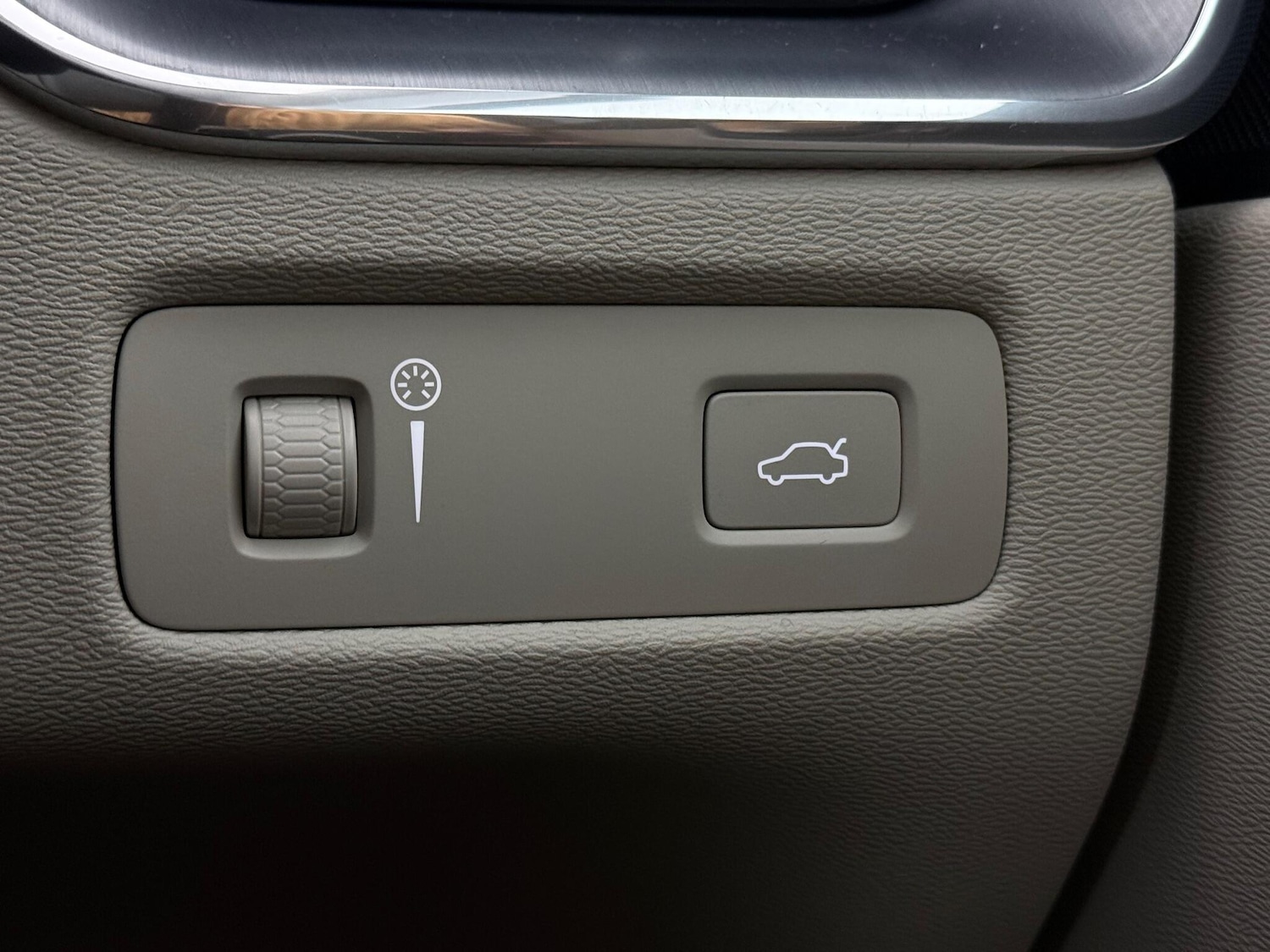 Used Volvo XC60 2018 for sale - 76632843: Photo 39