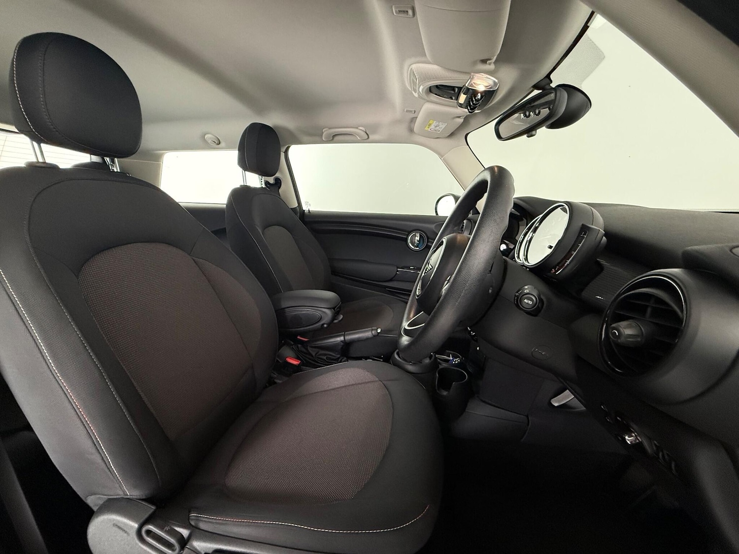 Used MINI Hatch 2019 for sale - 76466957: Photo 14