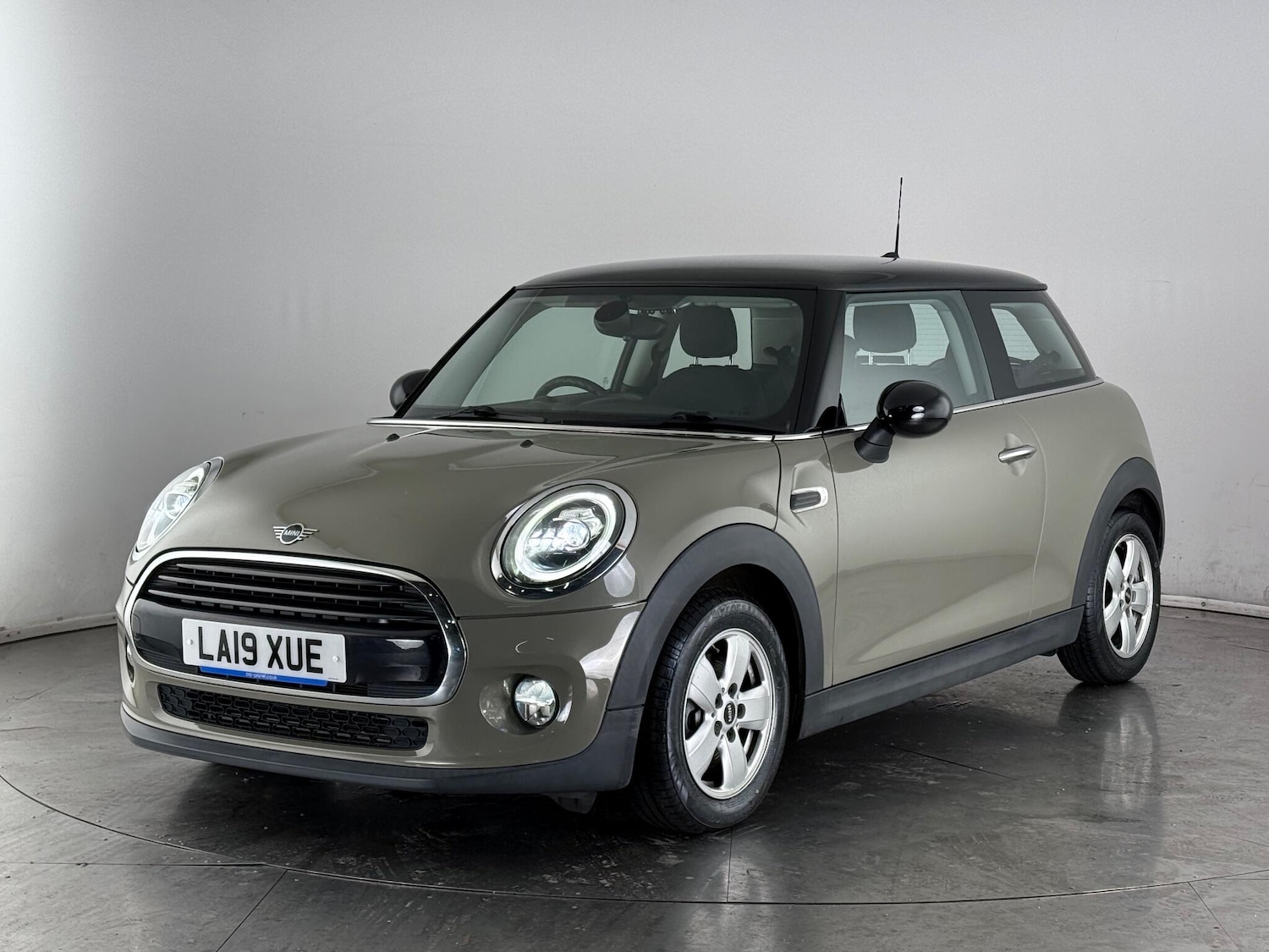 Used MINI Hatch 2019 for sale - 76466957: Photo 4