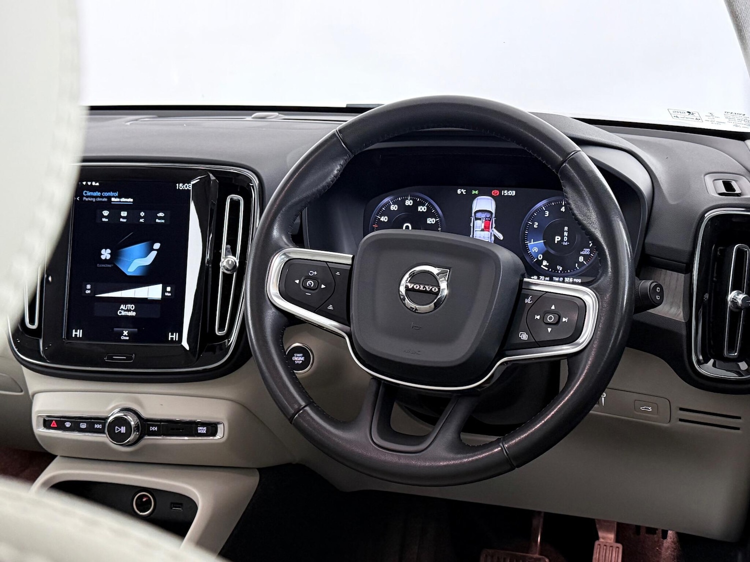 Used Volvo XC40 for sale - 77166449: Photo 18