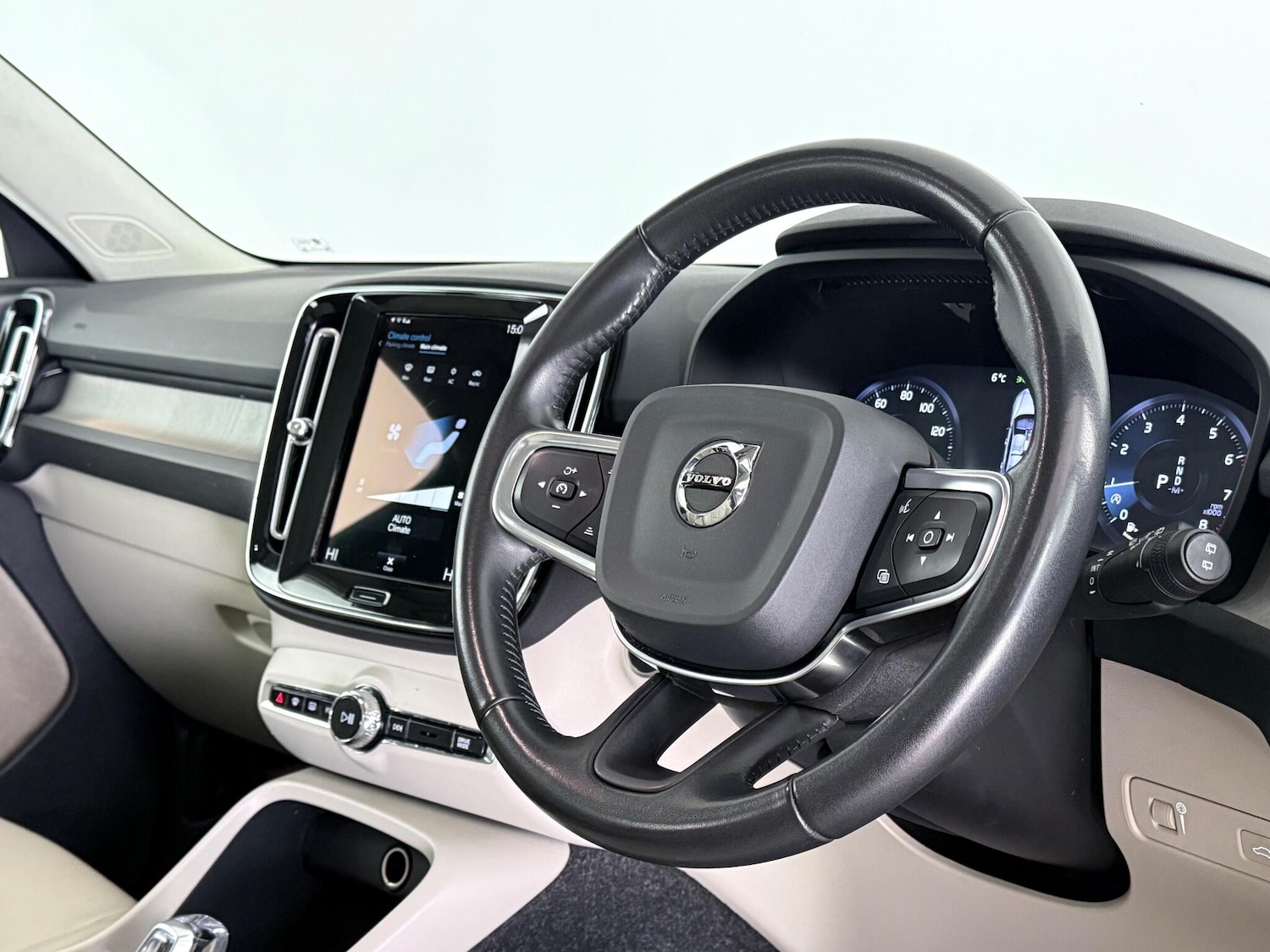 Used Volvo XC40 for sale - 77166449: Photo 21