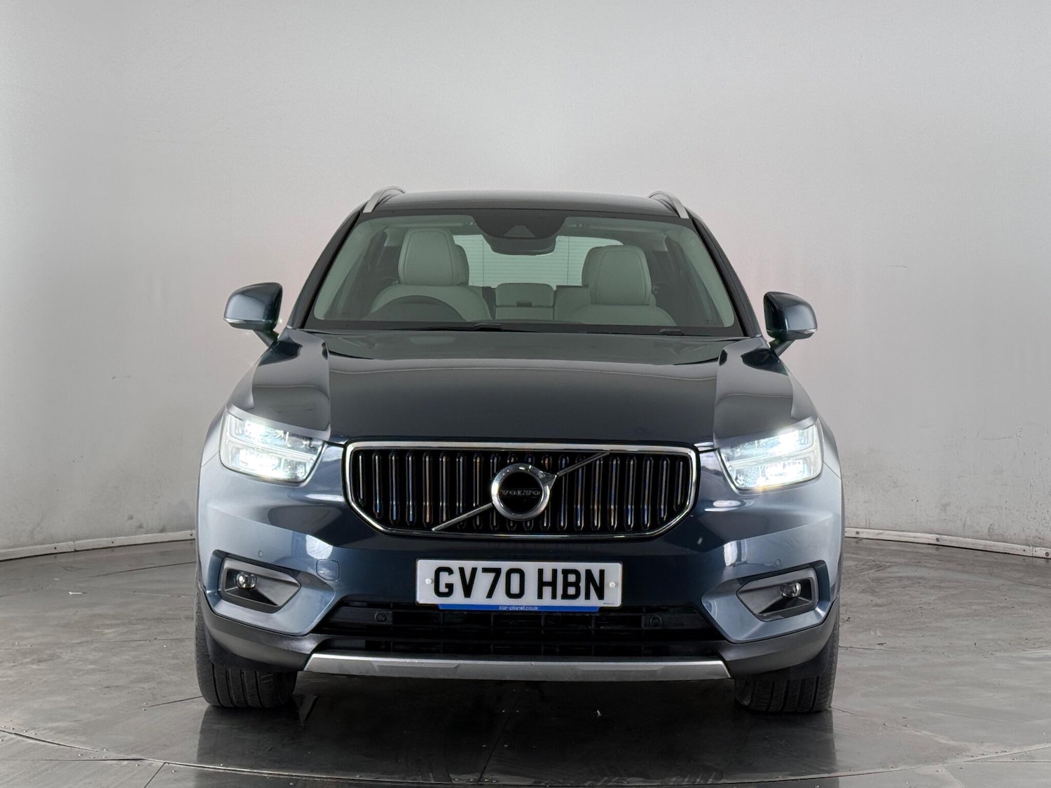 Used Volvo XC40 for sale - 77166449: Photo 3