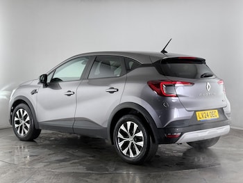 Used Renault Captur 2024 for sale - 77222705: Photo