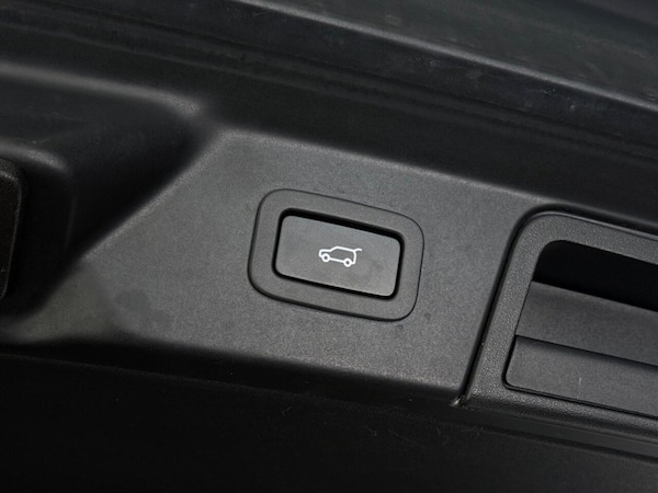 Used Land Rover Range Rover Velar 2018 for sale - 76019276: Photo 14
