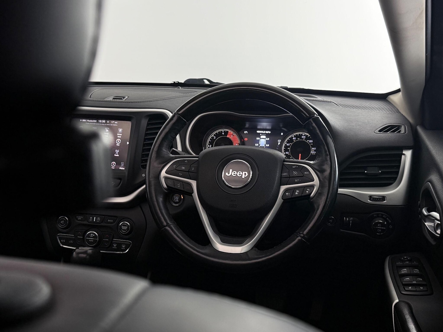 Used Jeep Cherokee 2017 for sale - 77243707: Photo 15