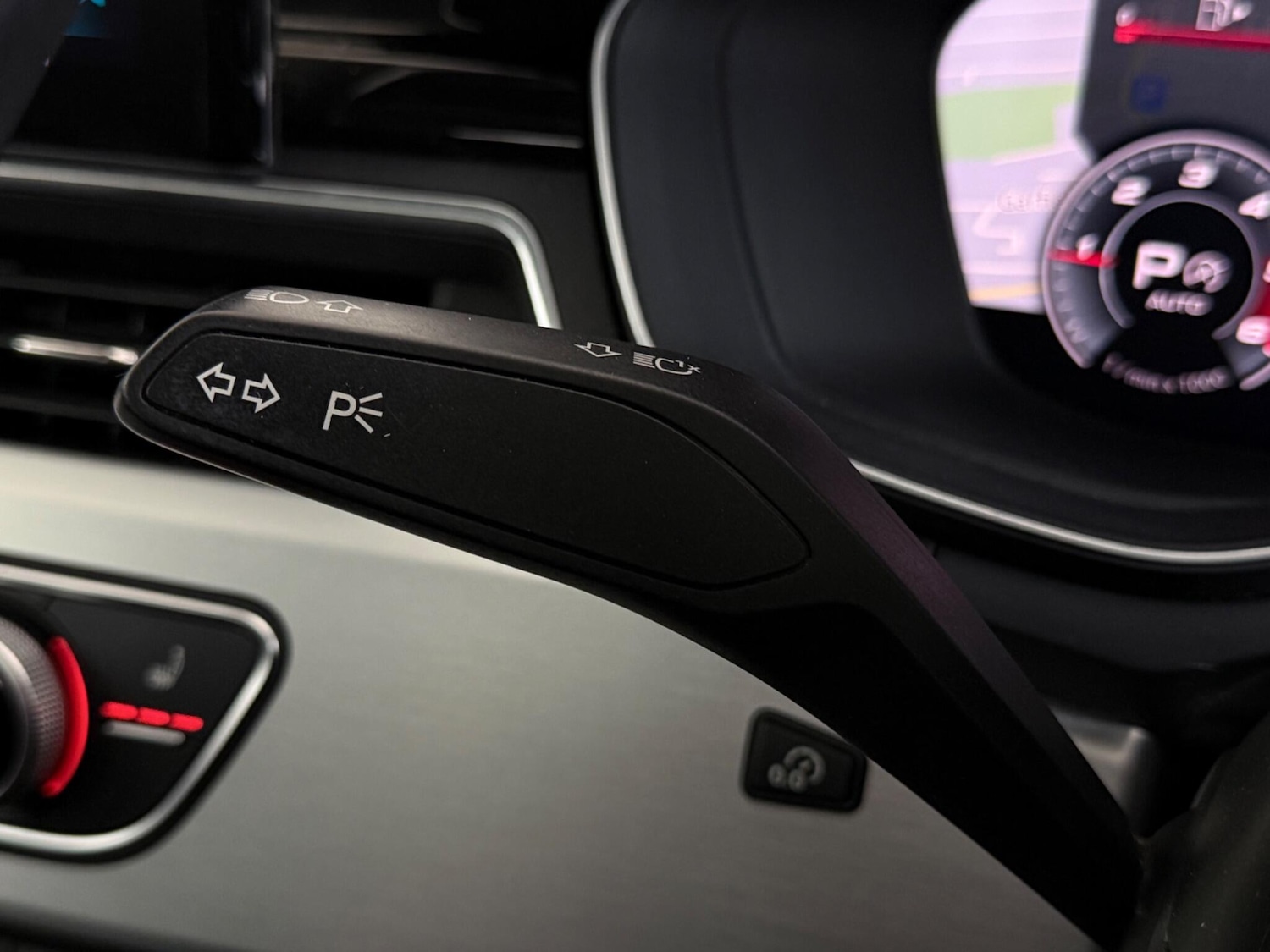 Used Audi A4 Avant 2020 for sale - 77332130: Photo 17