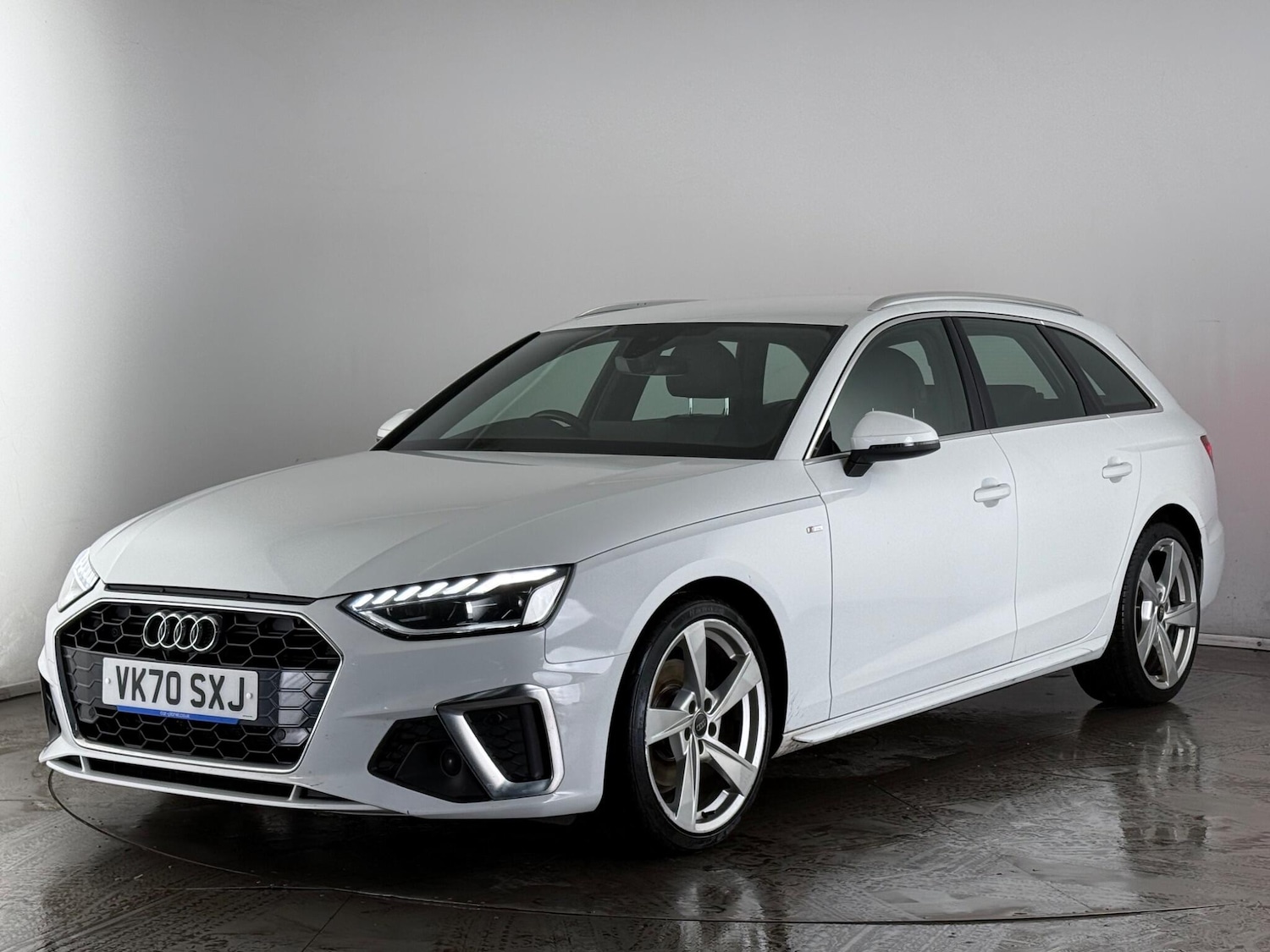 Used Audi A4 Avant 2020 for sale - 77332130: Photo 2