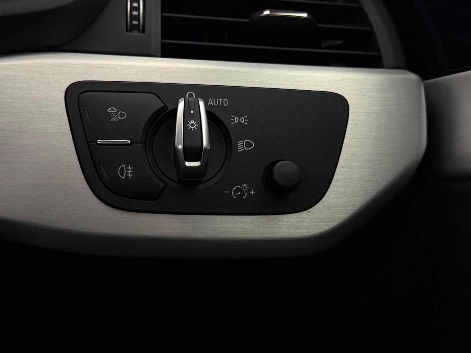 Used Audi A4 Avant 2020 for sale - 77332130: Photo 23