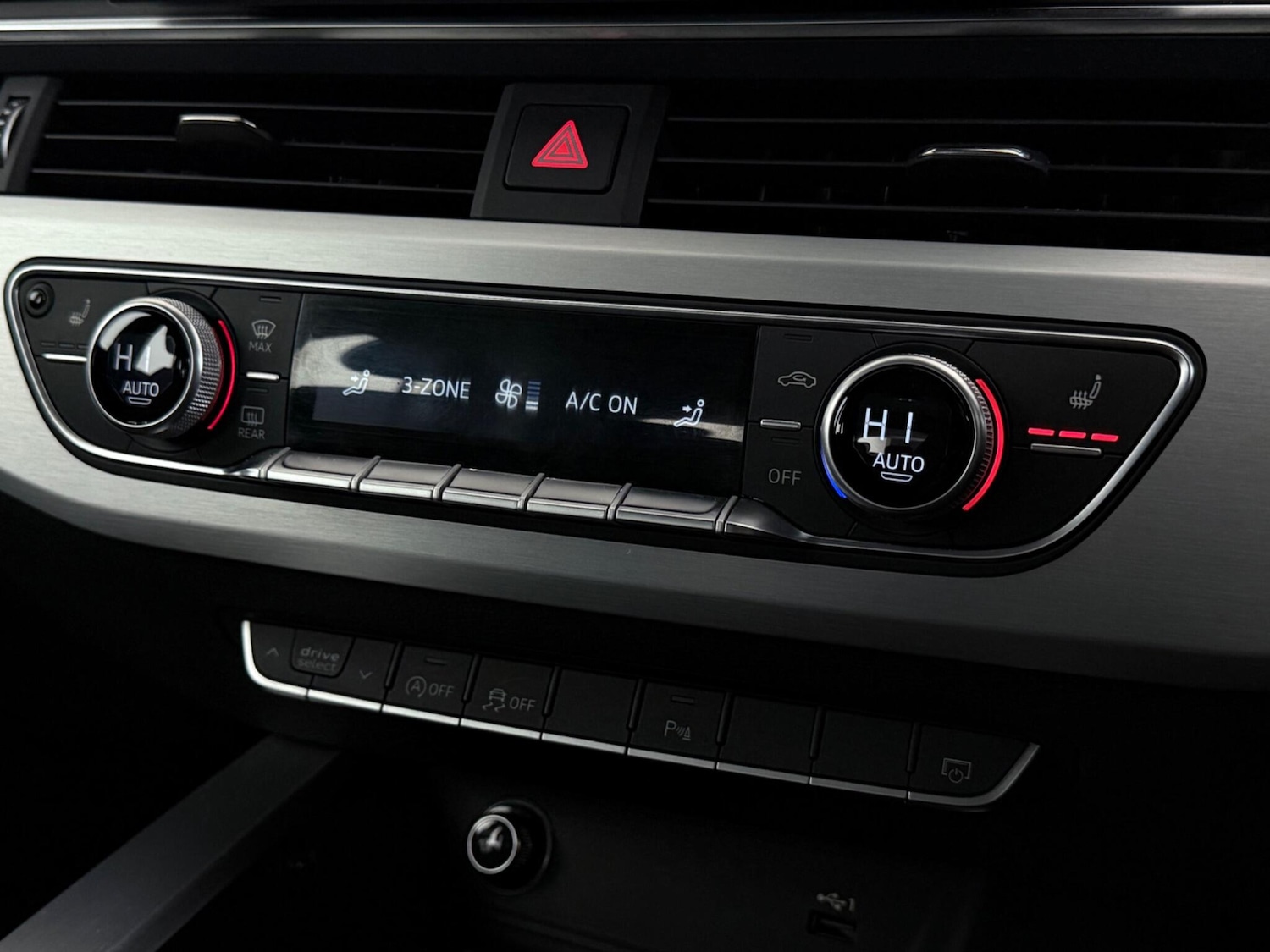 Used Audi A4 Avant 2020 for sale - 77332130: Photo 24