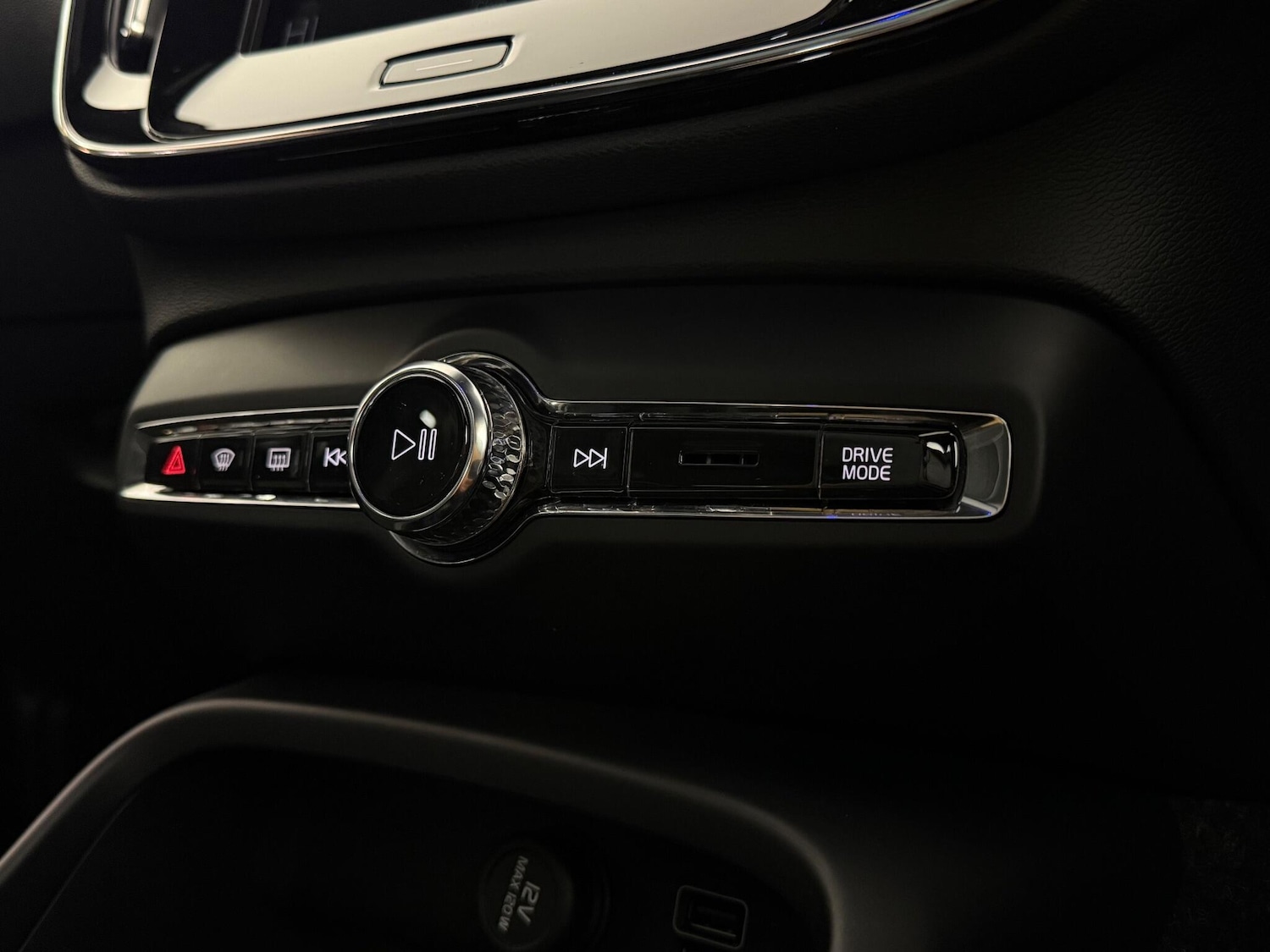 Used Volvo XC40 2020 for sale - 77182829: Photo 32