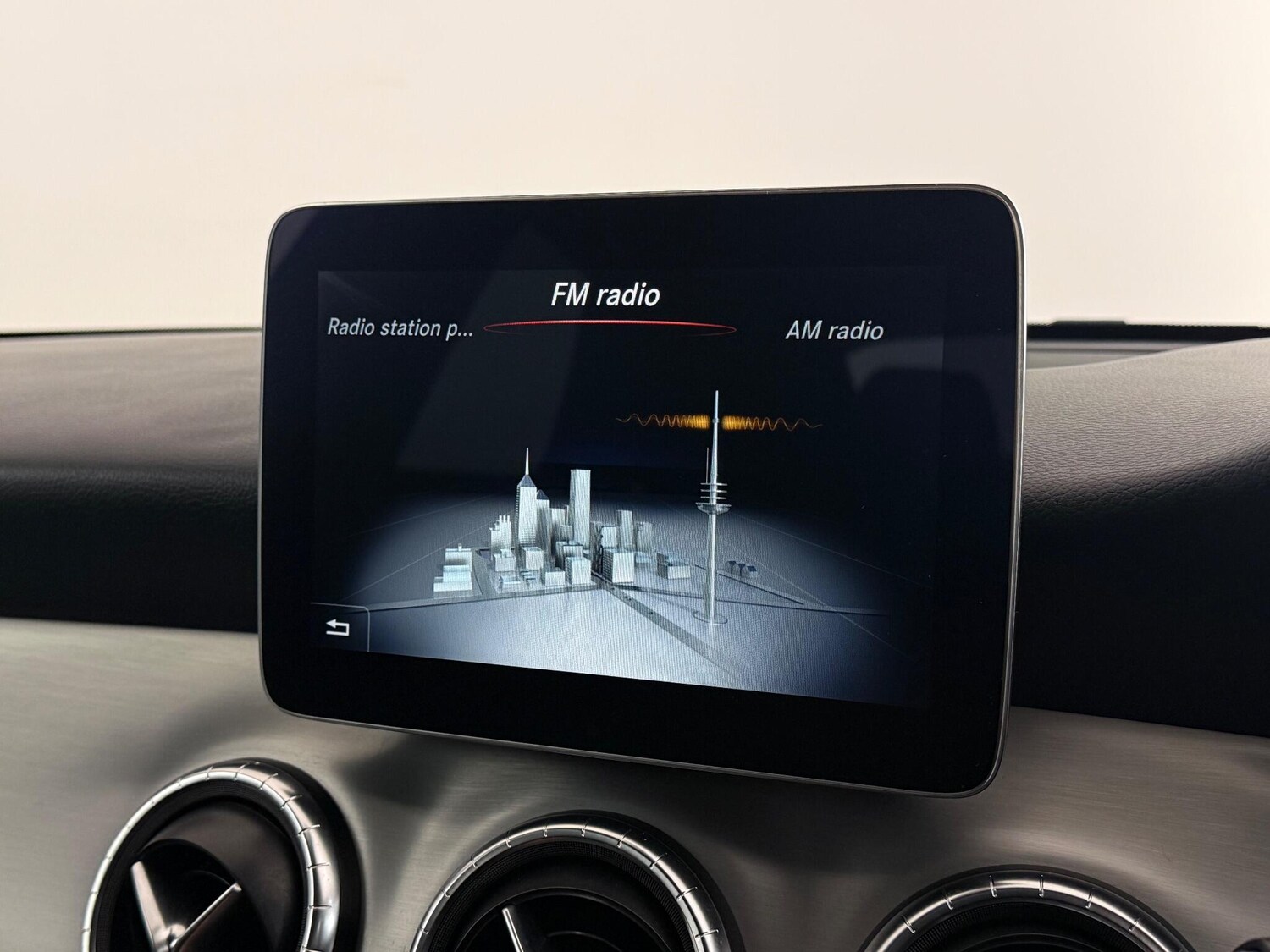 Used Mercedes-Benz CLA 2018 for sale - 76467131: Photo 32