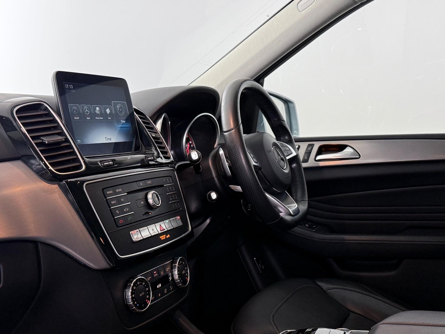 Used Mercedes-Benz GLE 2017 for sale - 77260500: Photo 13