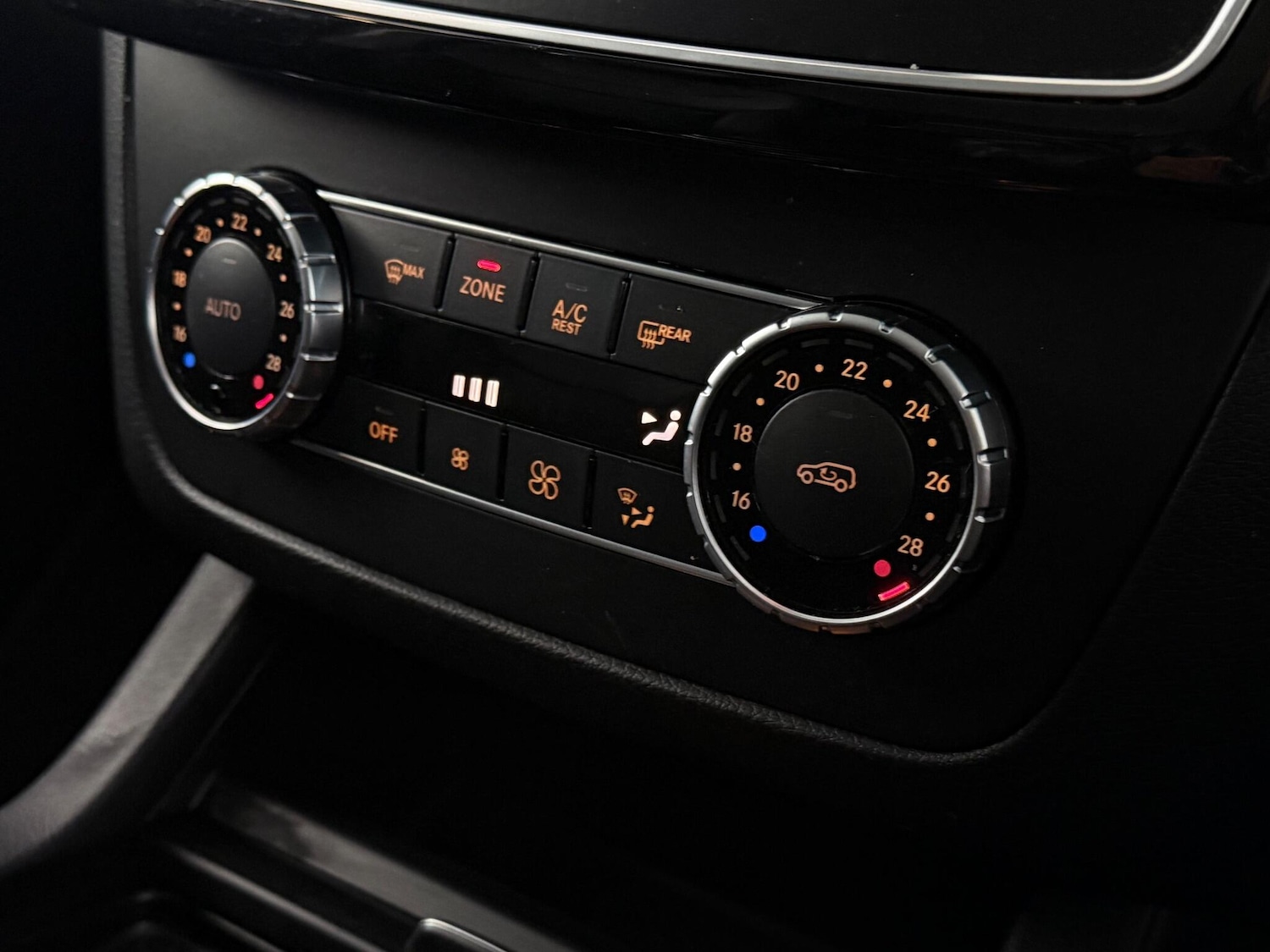 Used Mercedes-Benz GLE 2017 for sale - 77260500: Photo 33